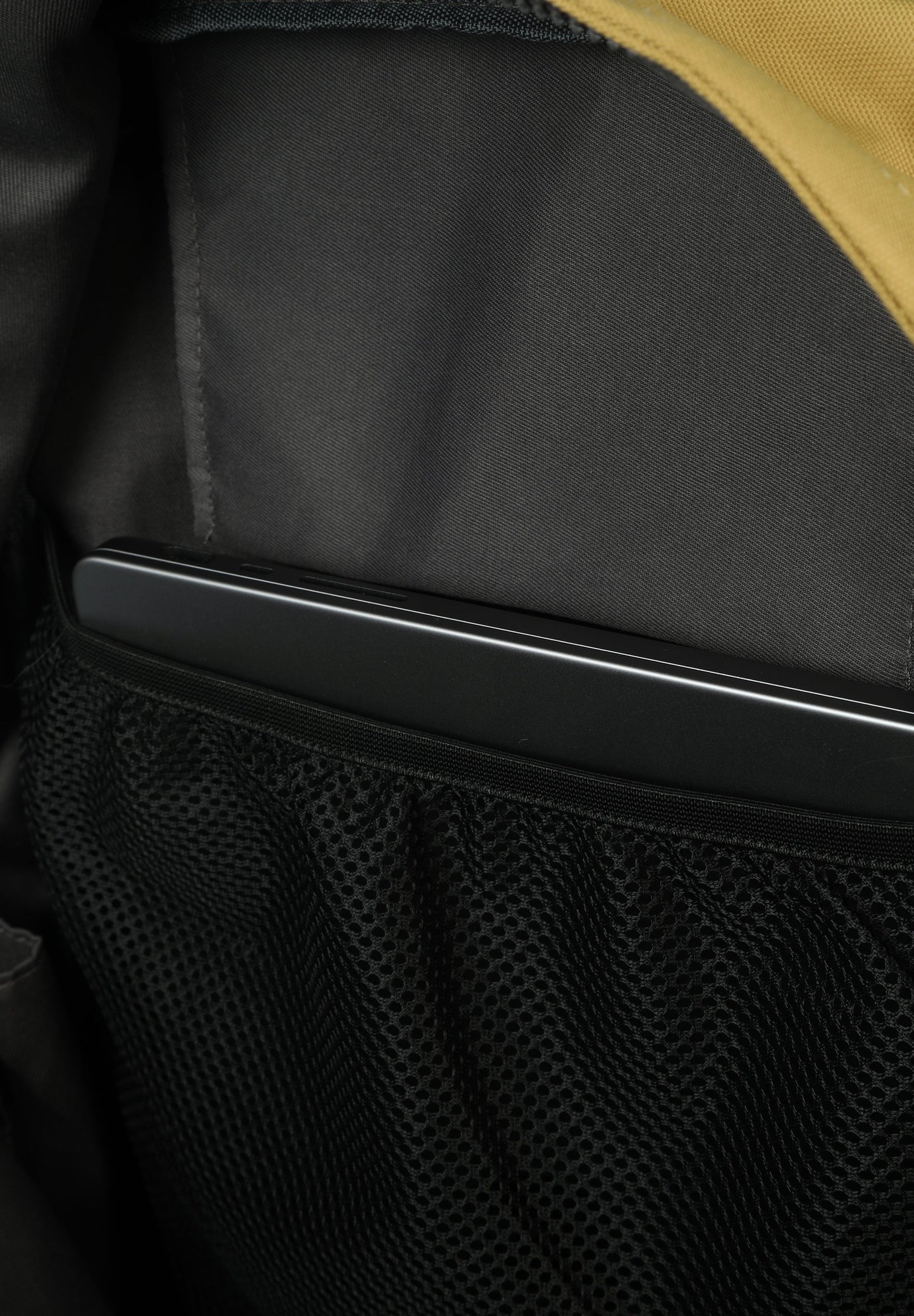 LIGHTWEIGHT LOGO BACKPACK