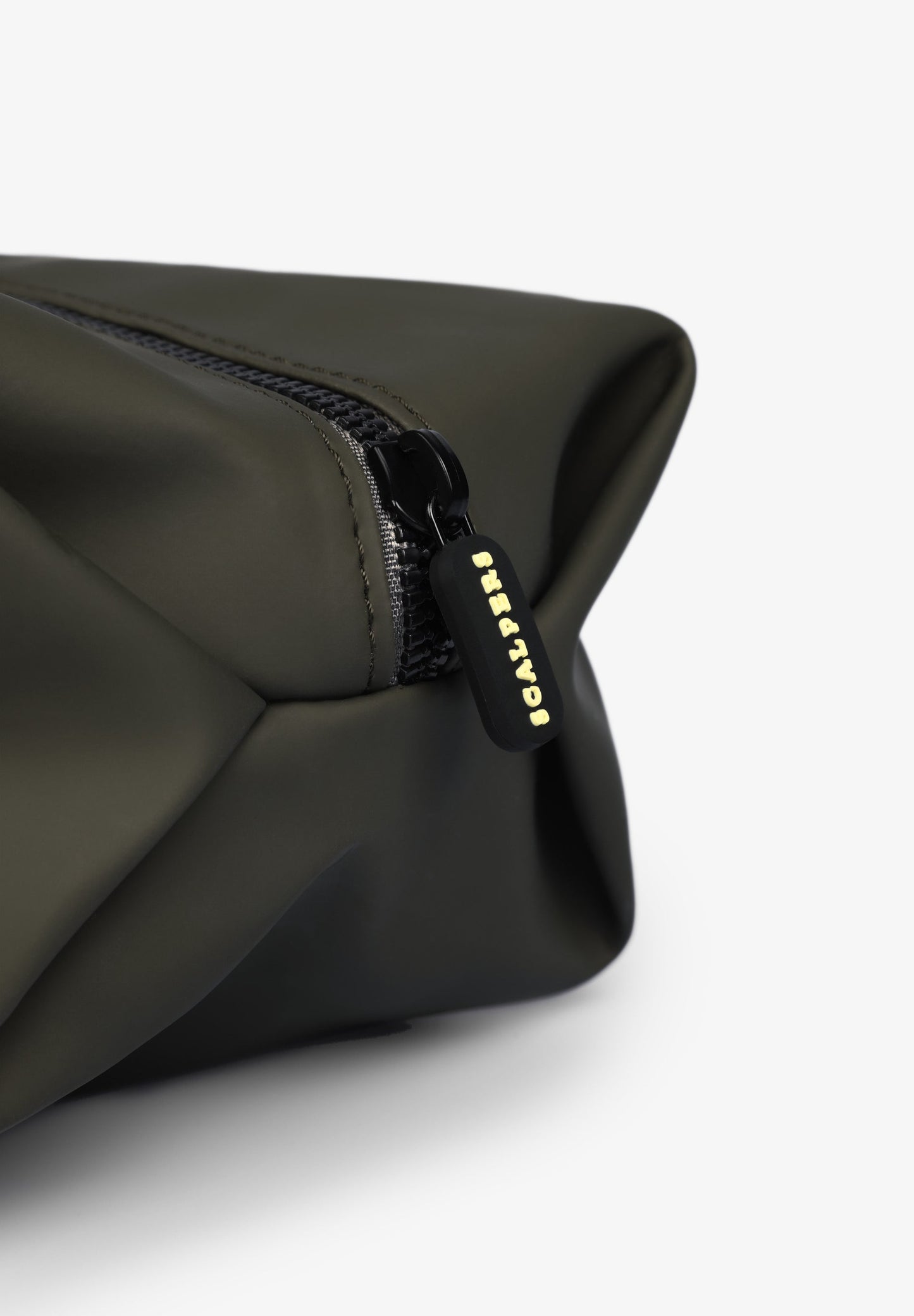 TECHNICAL TOILETRY BAG