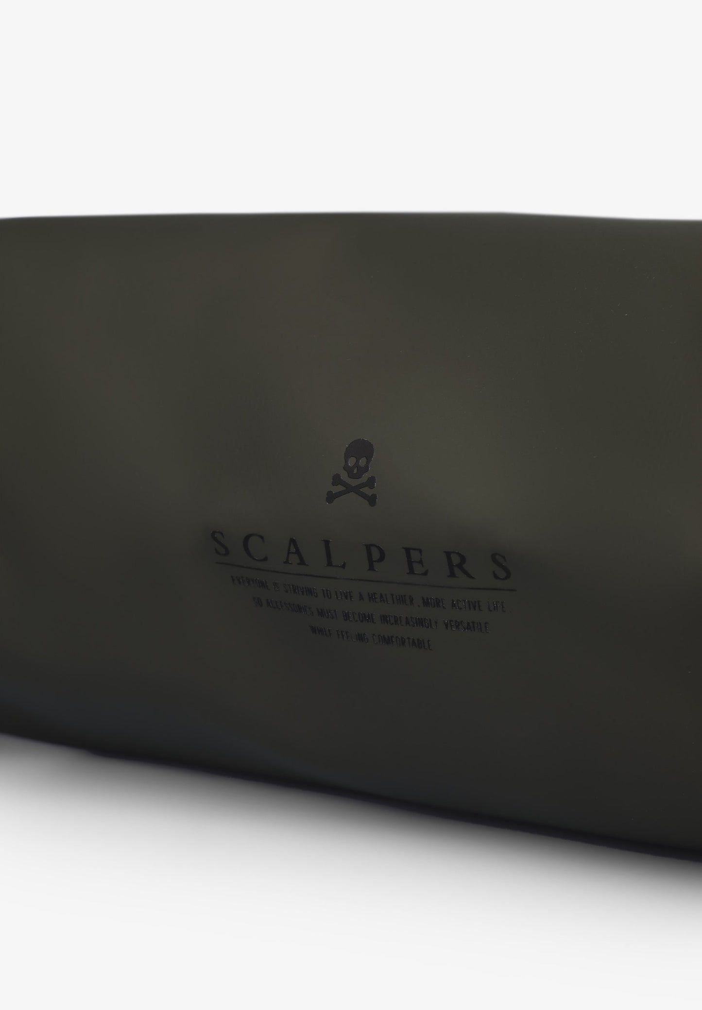 TECHNICAL TOILETRY BAG