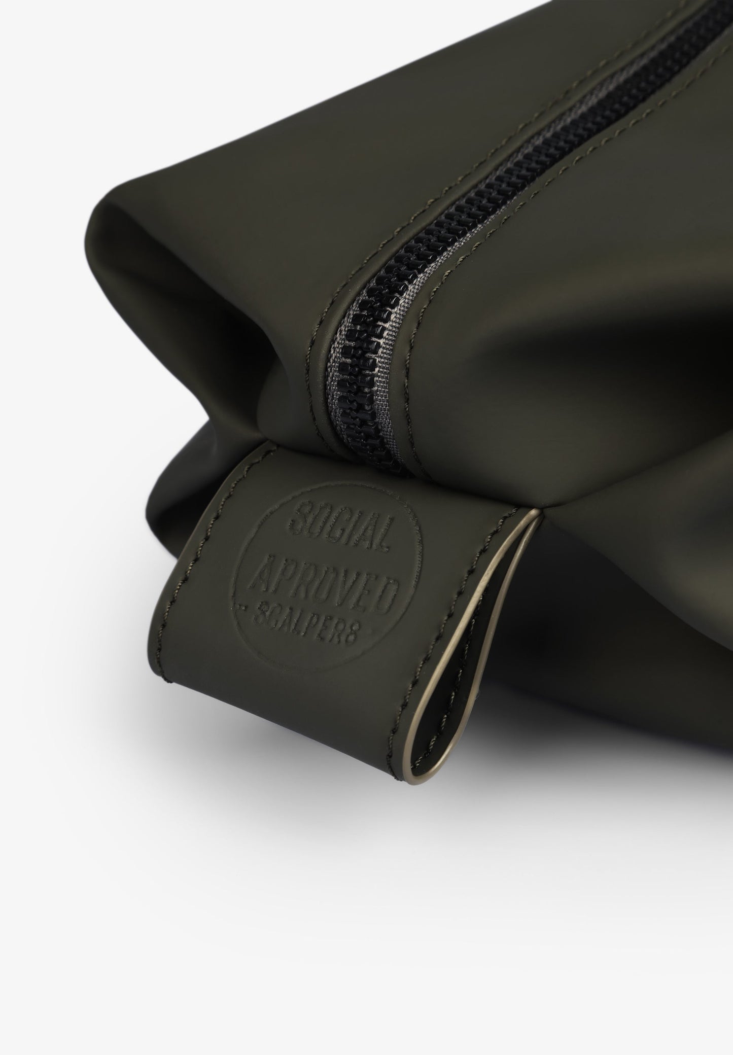 TECHNICAL TOILETRY BAG