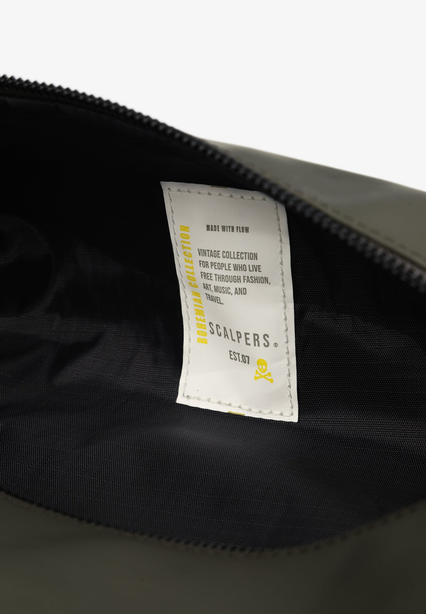 TECHNICAL TOILETRY BAG