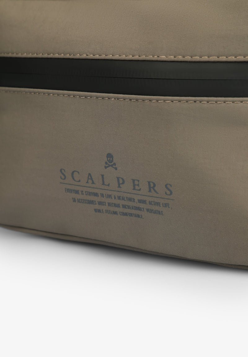 ZIPPED TOILETRY BAG