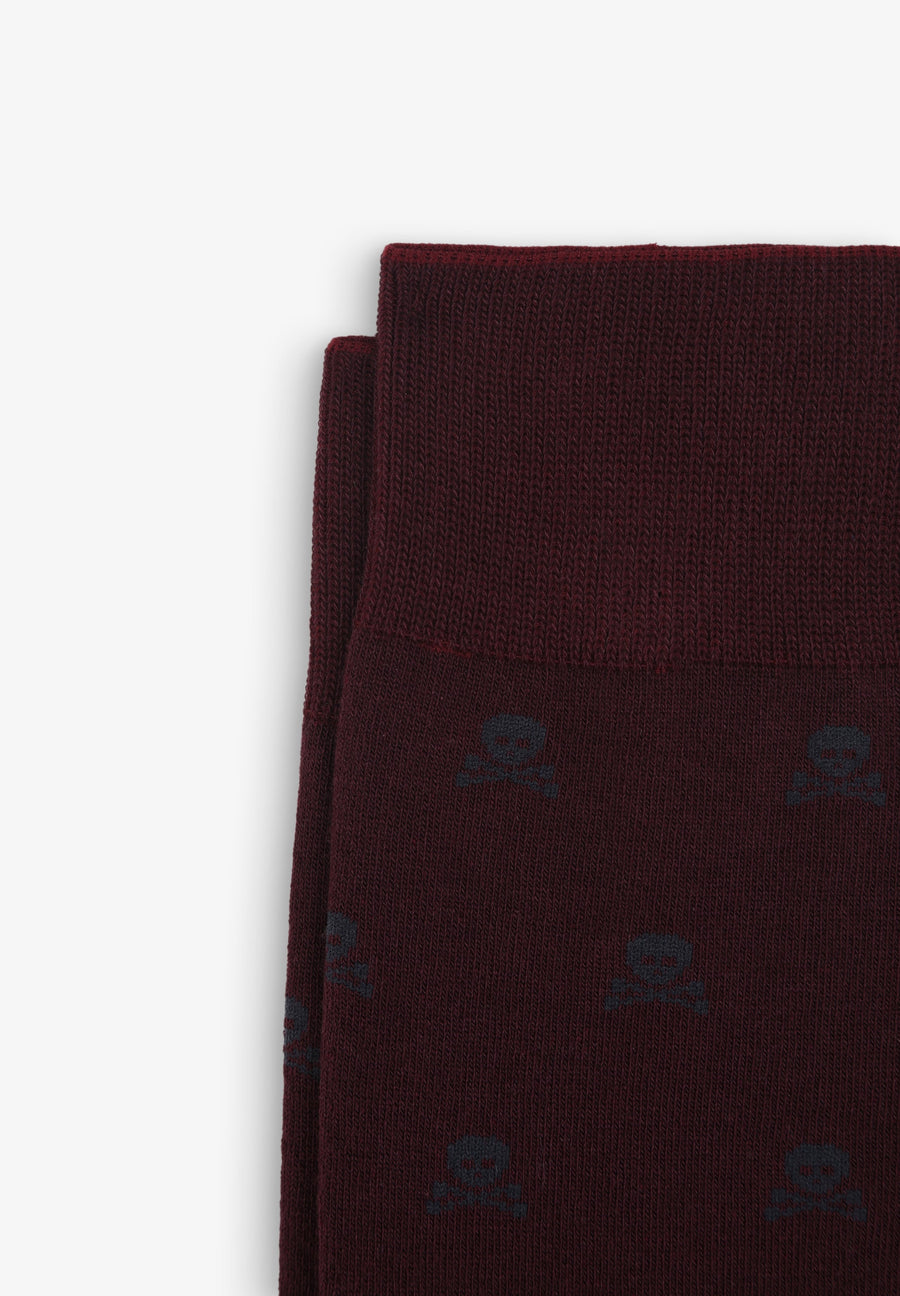 ALL-OVER SKULLS SOCKS