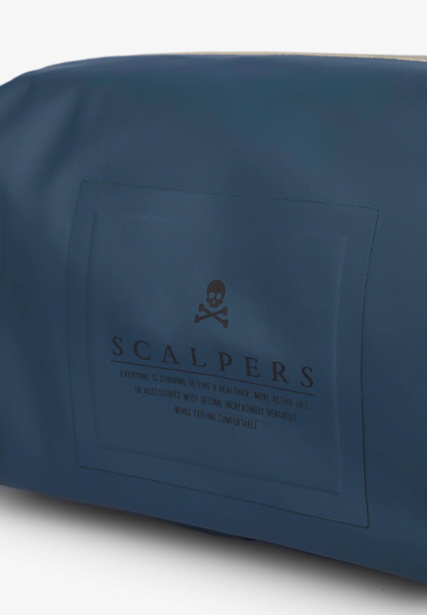 THERMO-SEALED TOILETRY BAG