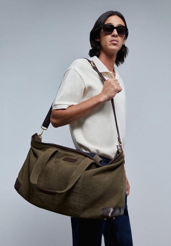 TRAVEL BAG WITH LEATHER DETAILS