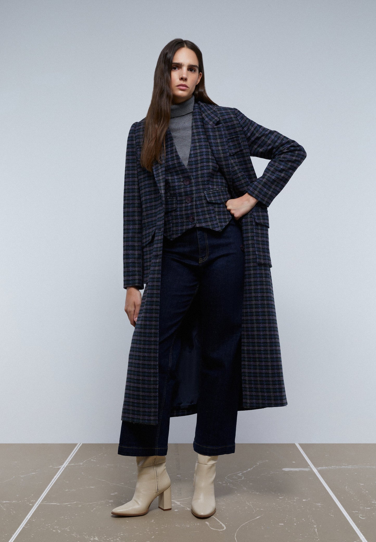 LONG CHECKED COAT WITH POCKETS