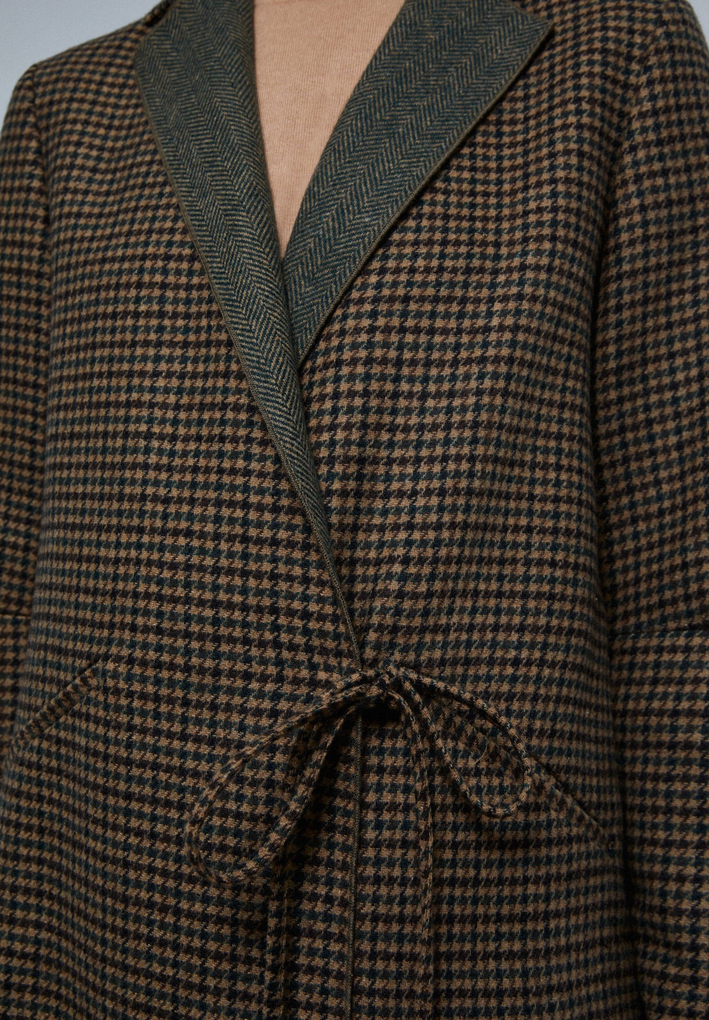 COAT WITH HERRINGBONE COLLAR DETAIL