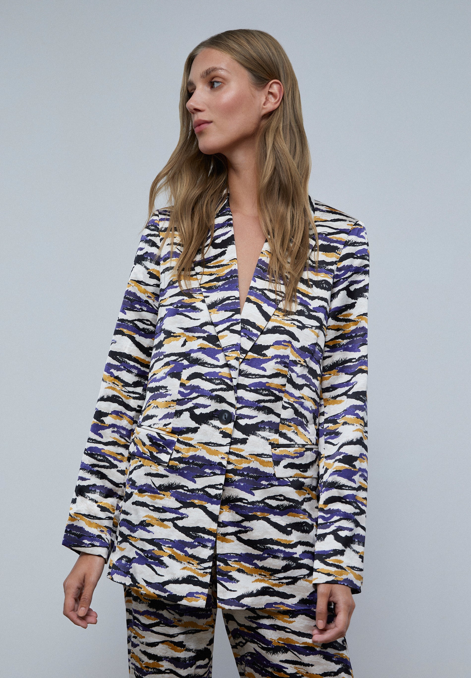 ANIMAL PRINT BLAZER