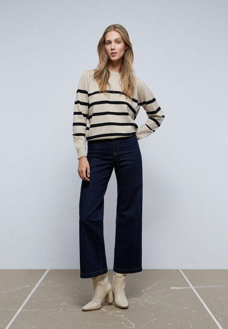 SWEATER WITH DETAIL ON SHOULDER