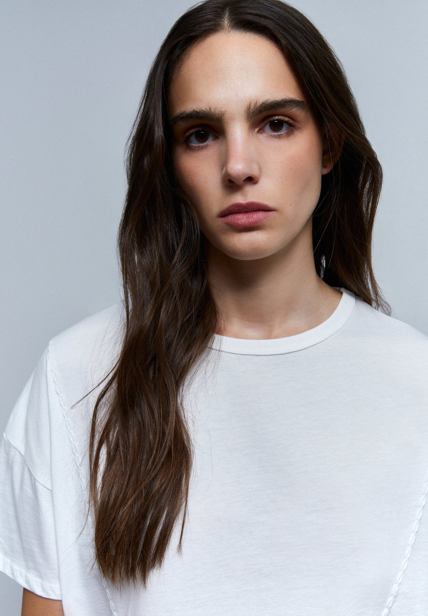 T-SHIRT WITH FRONT SEAM