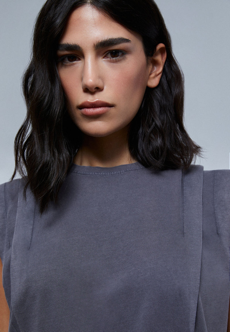 BASIC T-SHIRT WITH PLEAT DETAIL