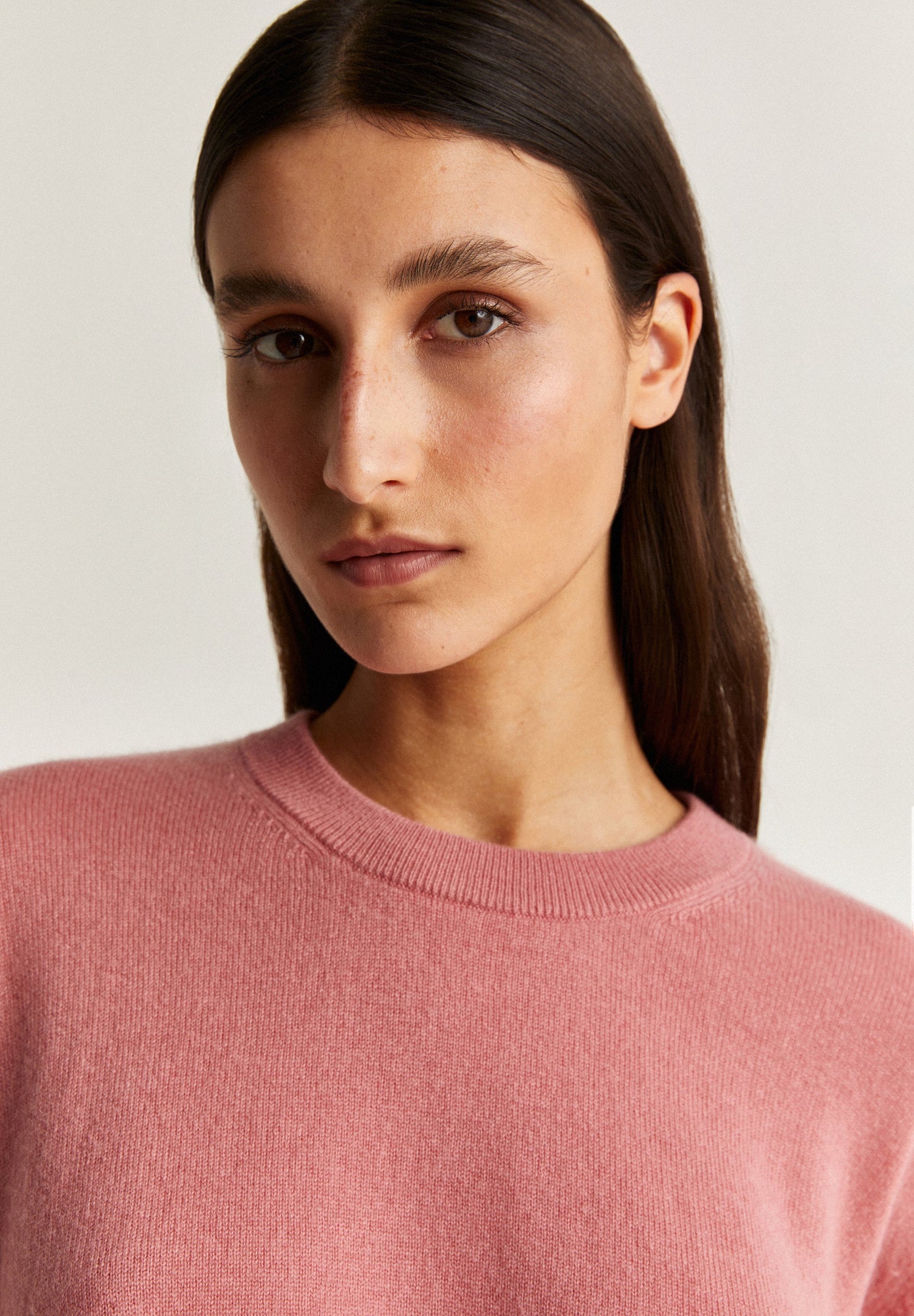 CASHMERE ROUND NECK SWEATER