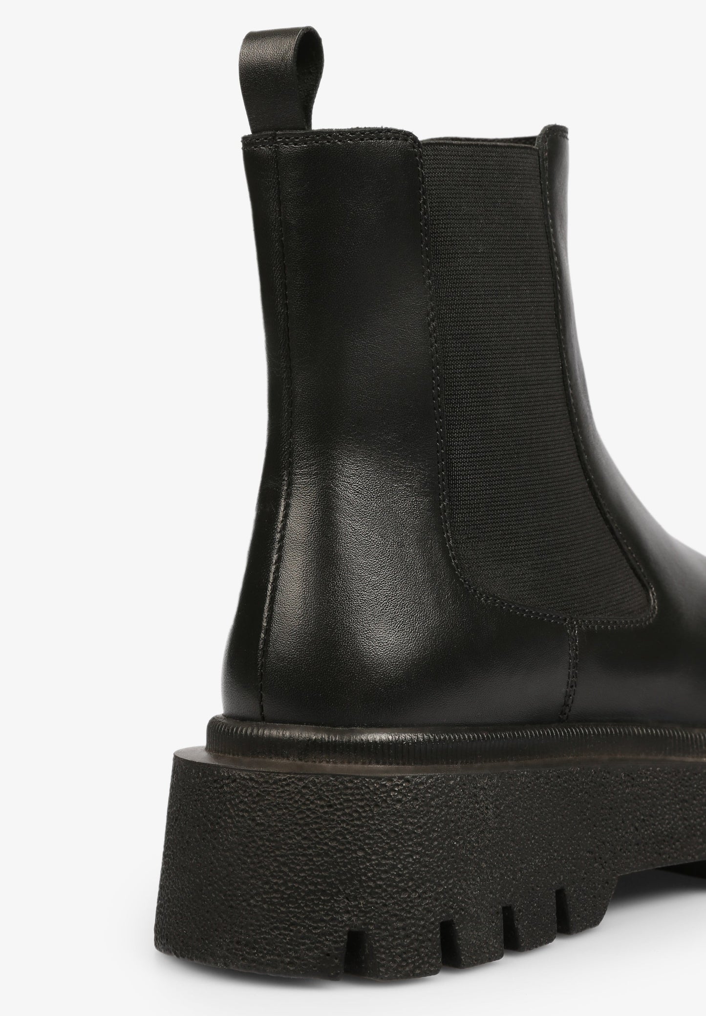 SHORT BOOTS WITH TRACK SOLE