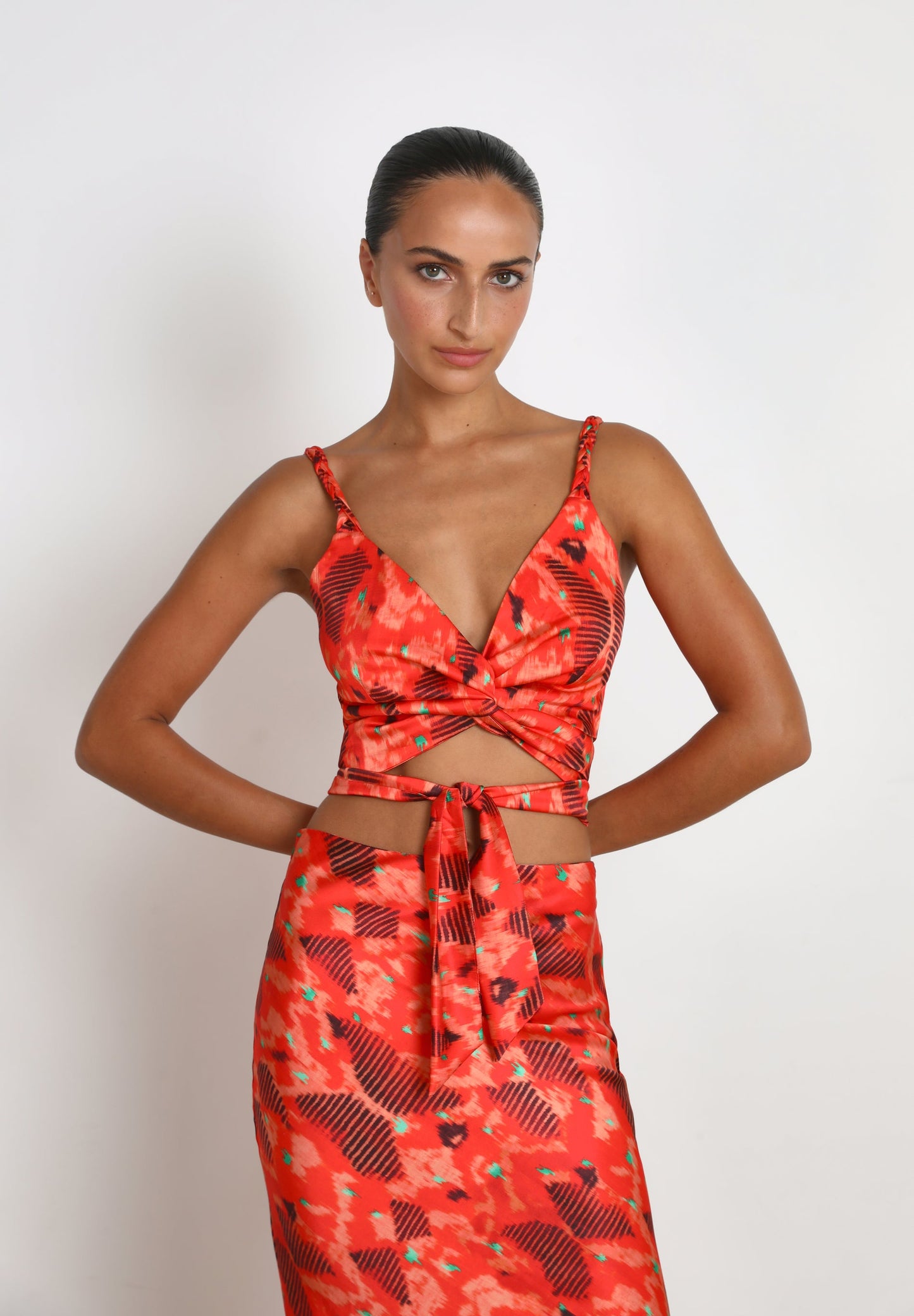 CROSSOVER PRINTED TOP