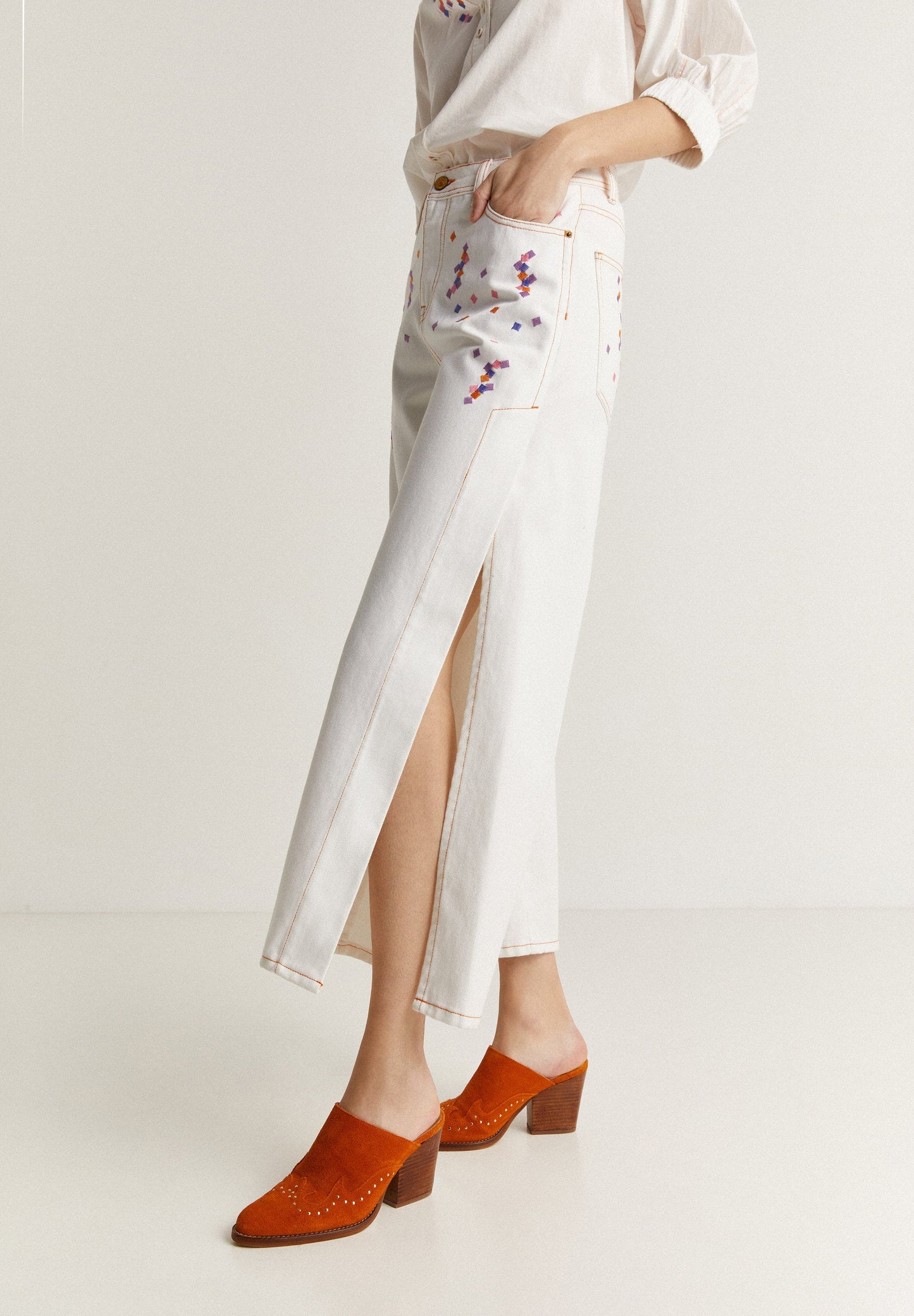 CULOTTE JEANS WITH EMBROIDERED DETAILS