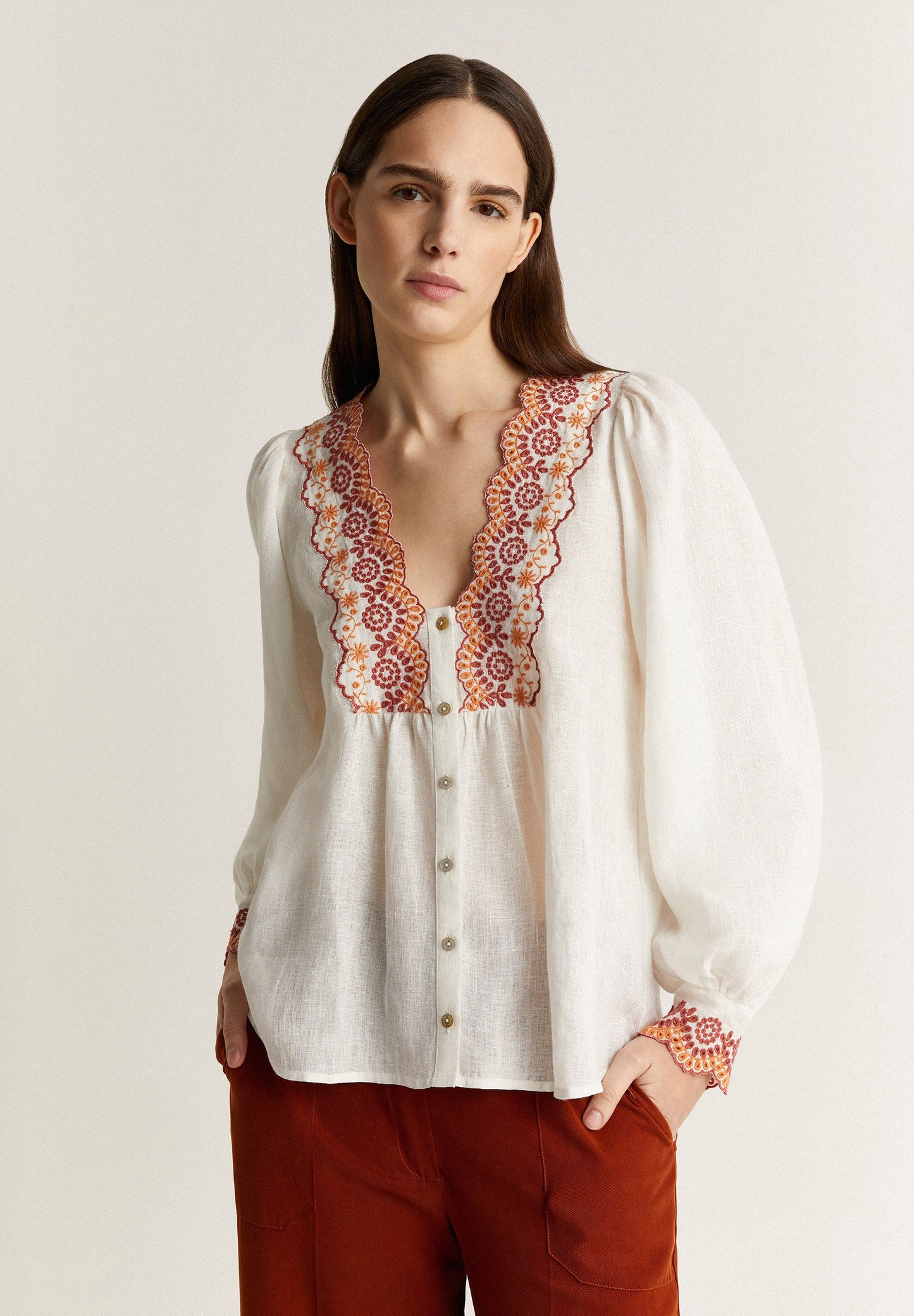 BLOUSE WITH CONTRAST EMBROIDERY
