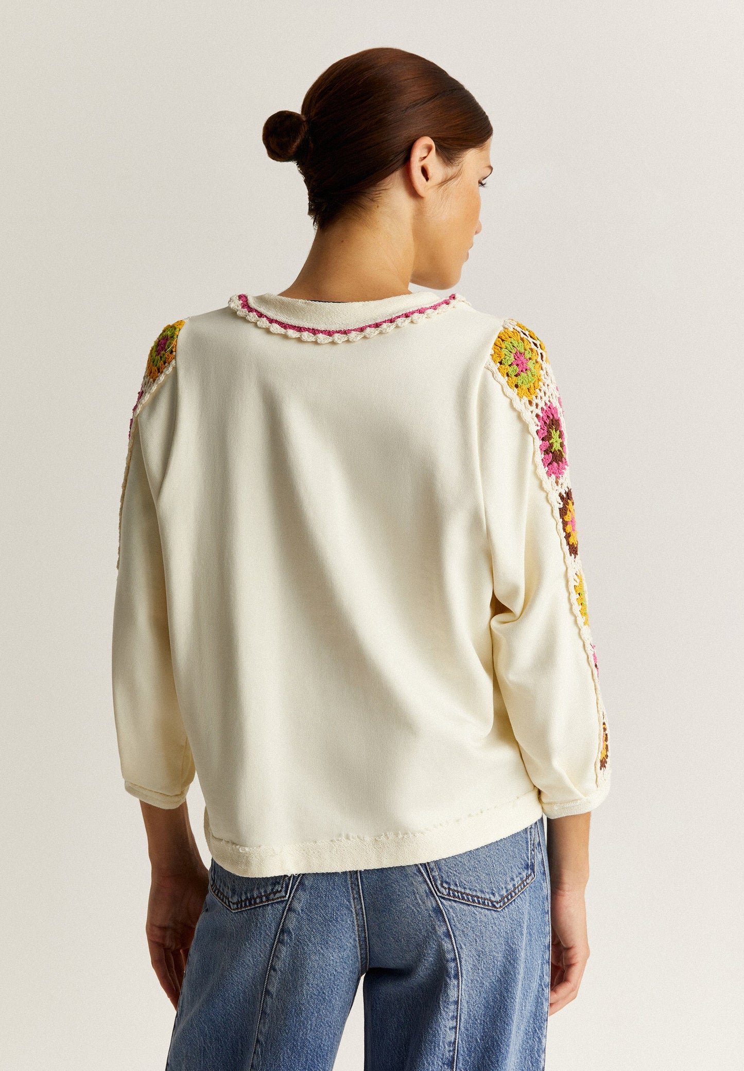 SWEATSHIRT WITH CROCHET DETAIL ON SLEEVE