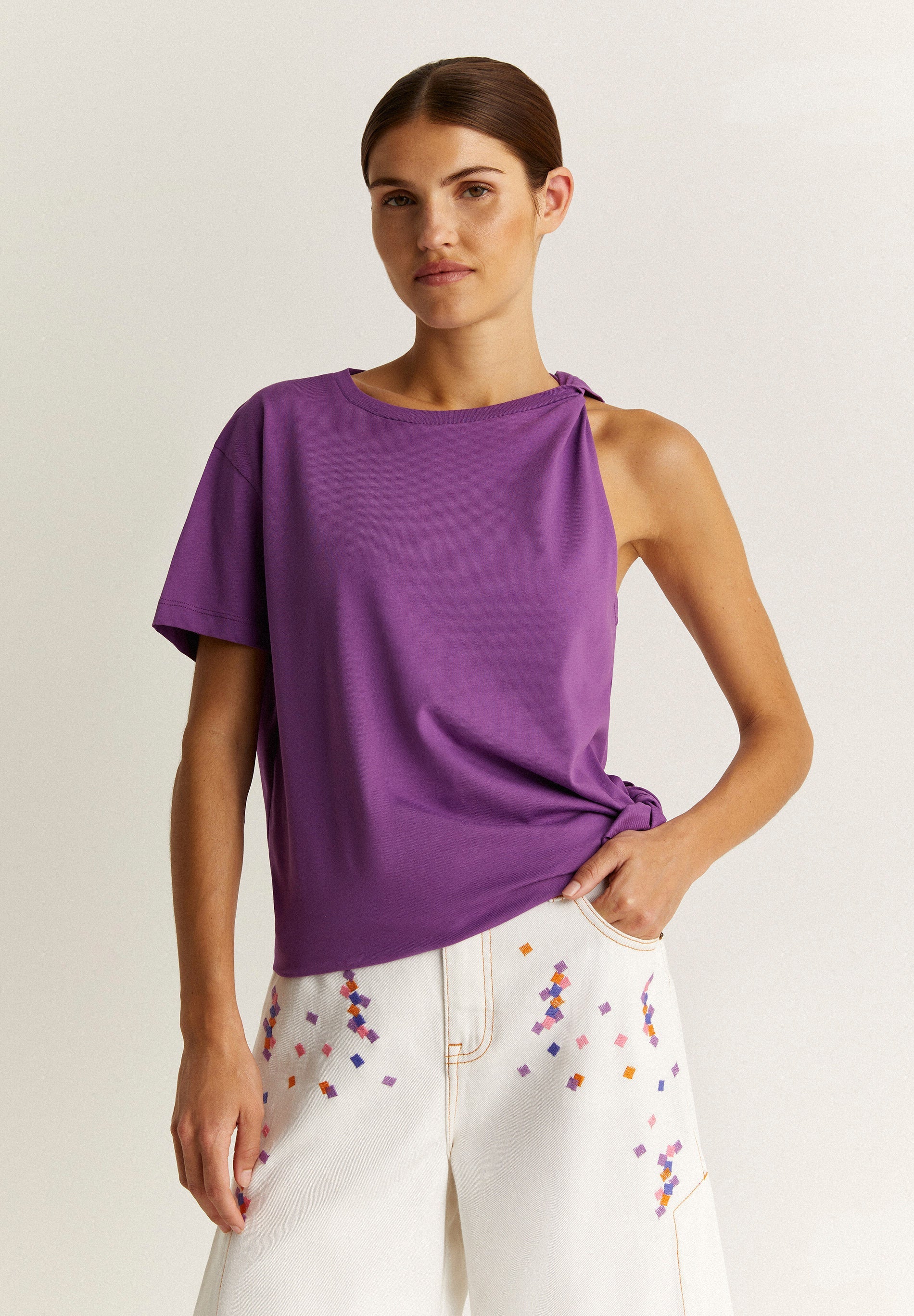 T-SHIRT WITH SHOULDER KNOT DETAIL