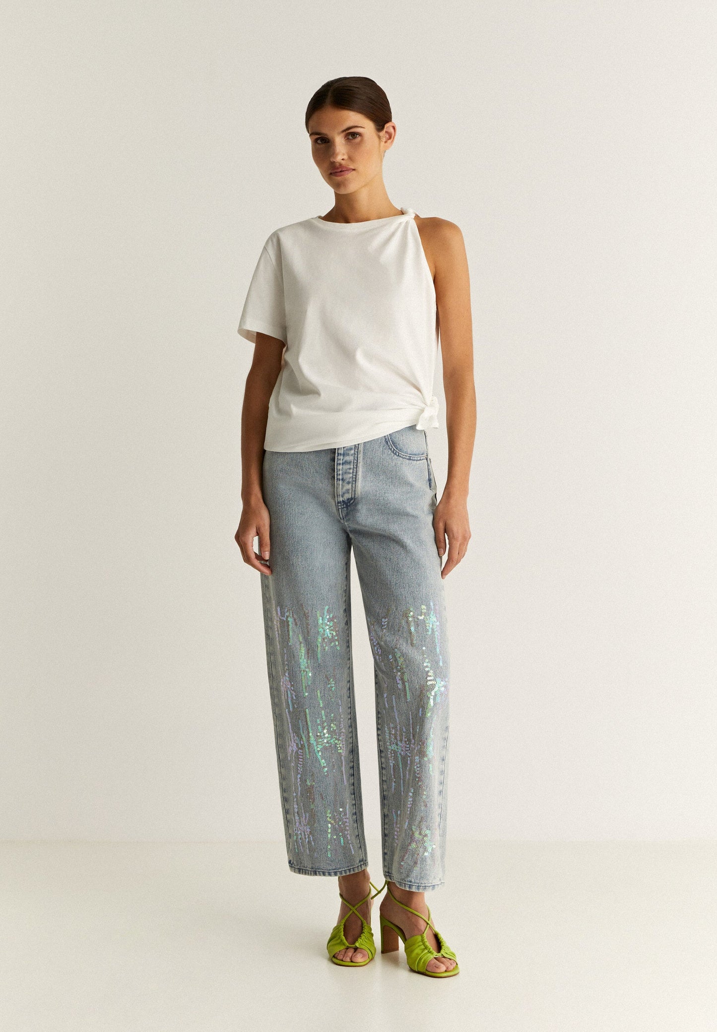 T-SHIRT WITH SHOULDER KNOT DETAIL