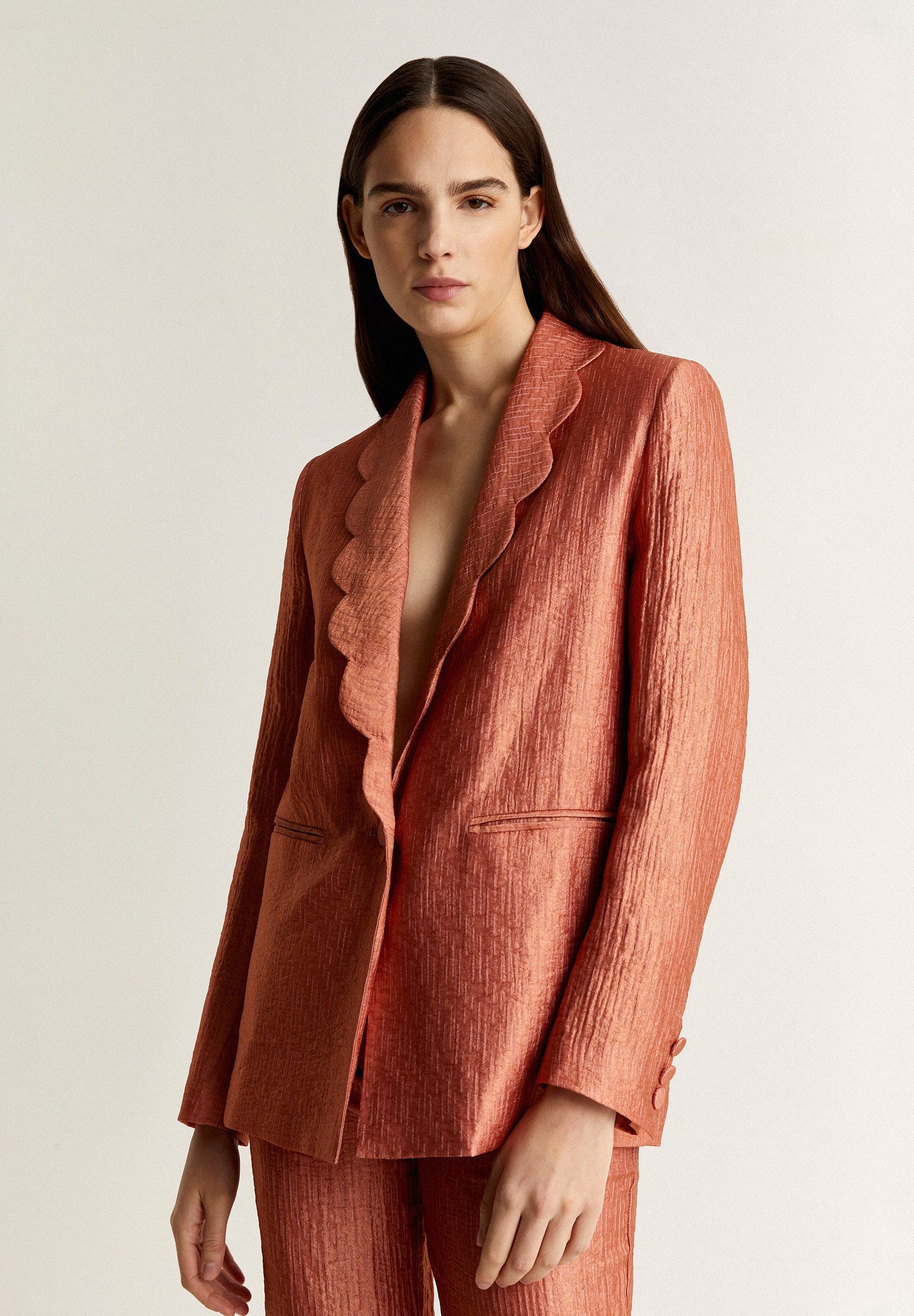 BLAZER WITH LAPELS SCALLOPED DETAIL
