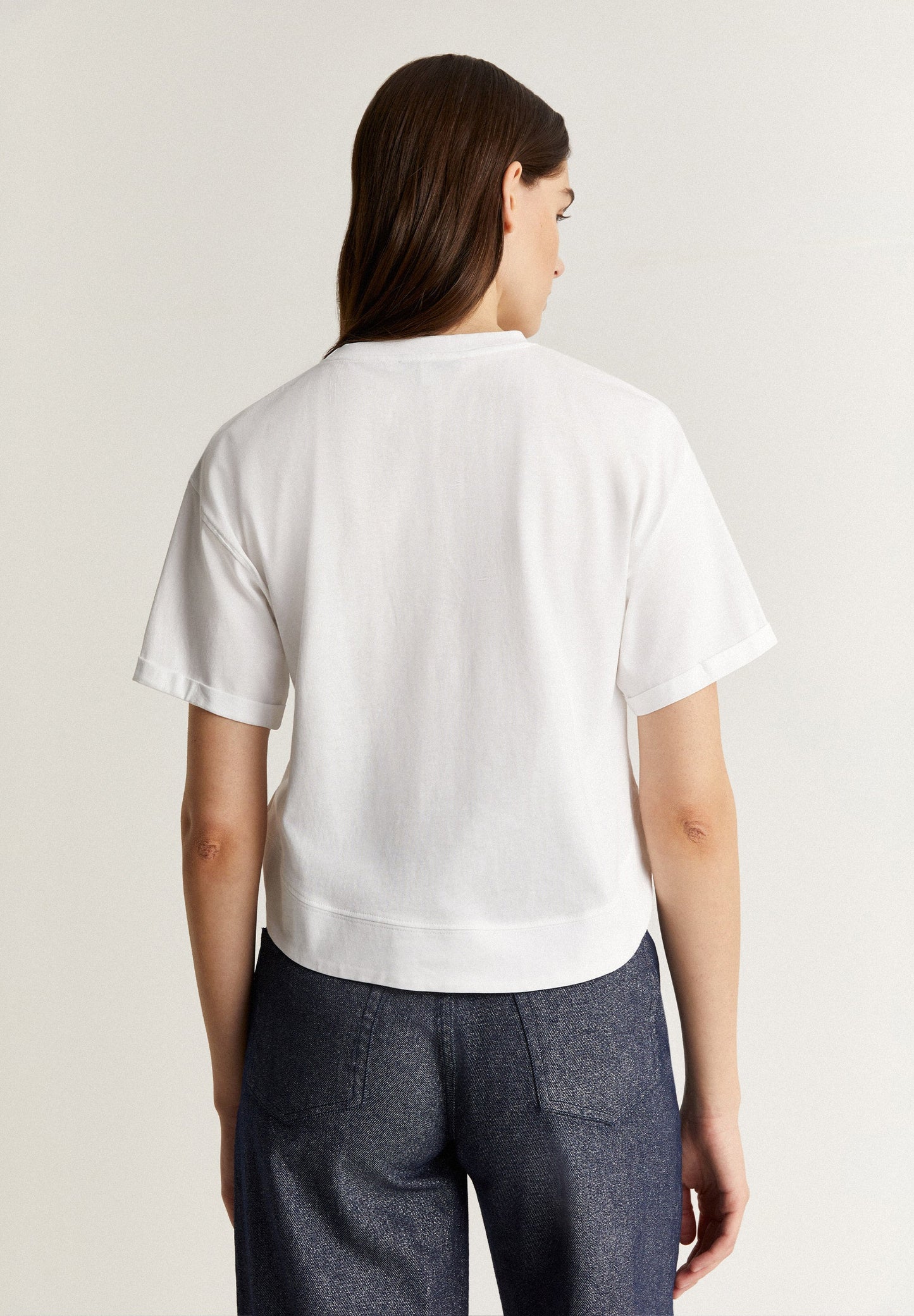 ASYMMETRIC HEM T-SHIRT