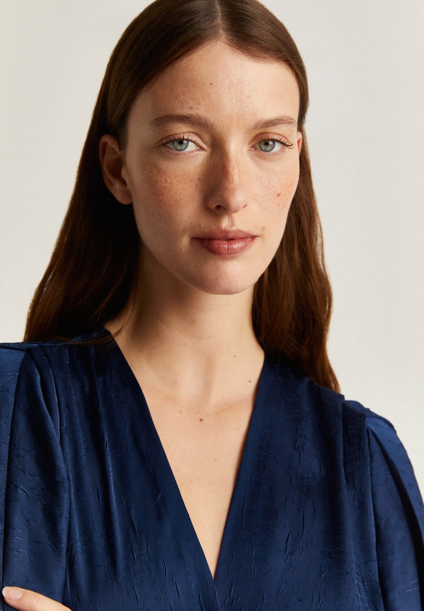 CRINKLE EFFECT SATIN MINI DRESS