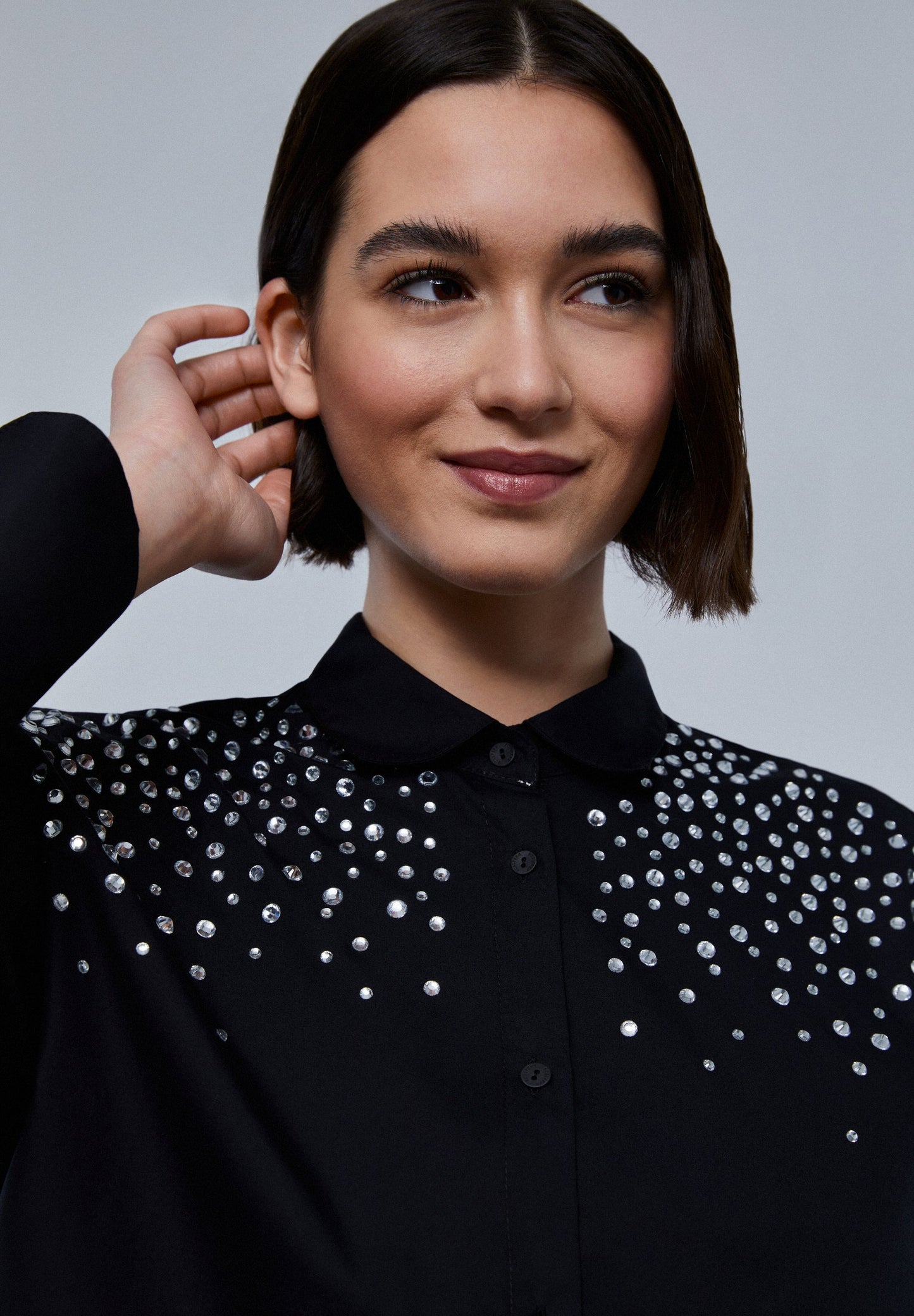 EMBELLISHMENT SHIRT