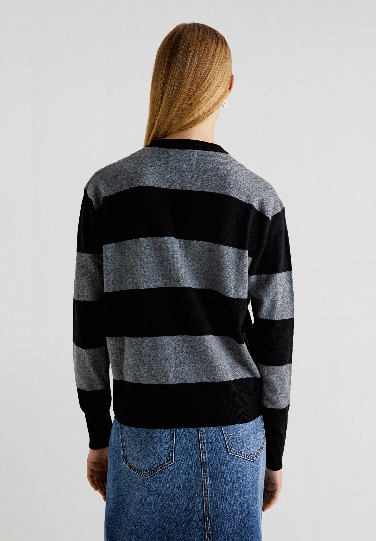 STRIPED SWEATER WITH POCKETS AND V-NECK