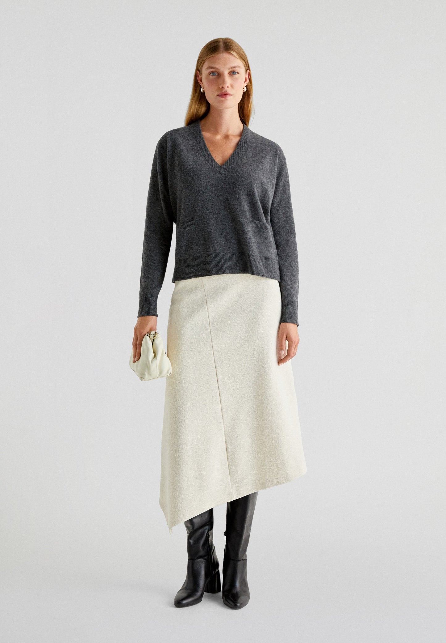 V-NECK SWEATER WITH POCKETS