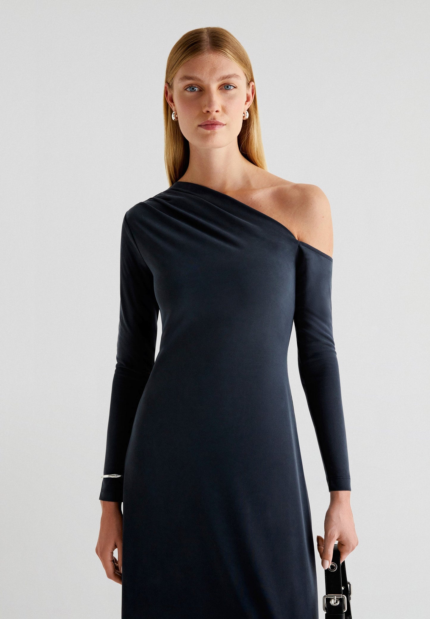 ASYMMETRIC NECKLINE DRESS