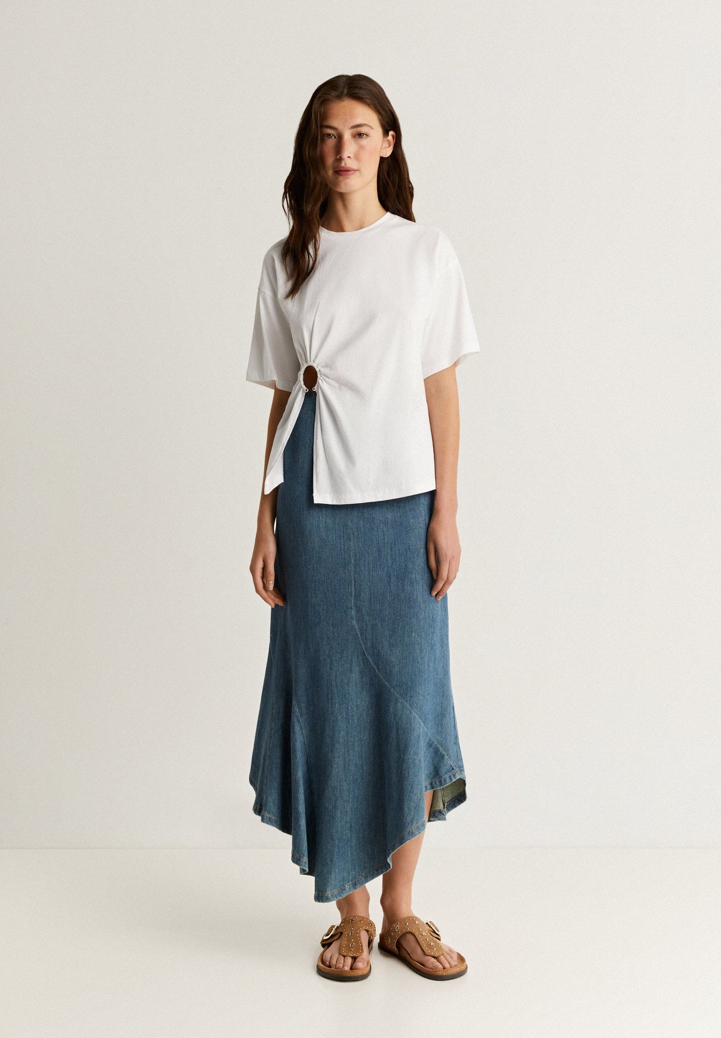 T-SHIRT WITH FRONT BUTTONHOLE DETAIL