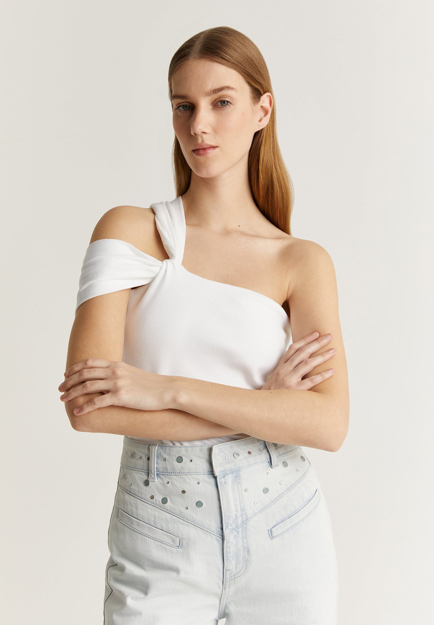 TOP WITH KNOT DETAIL