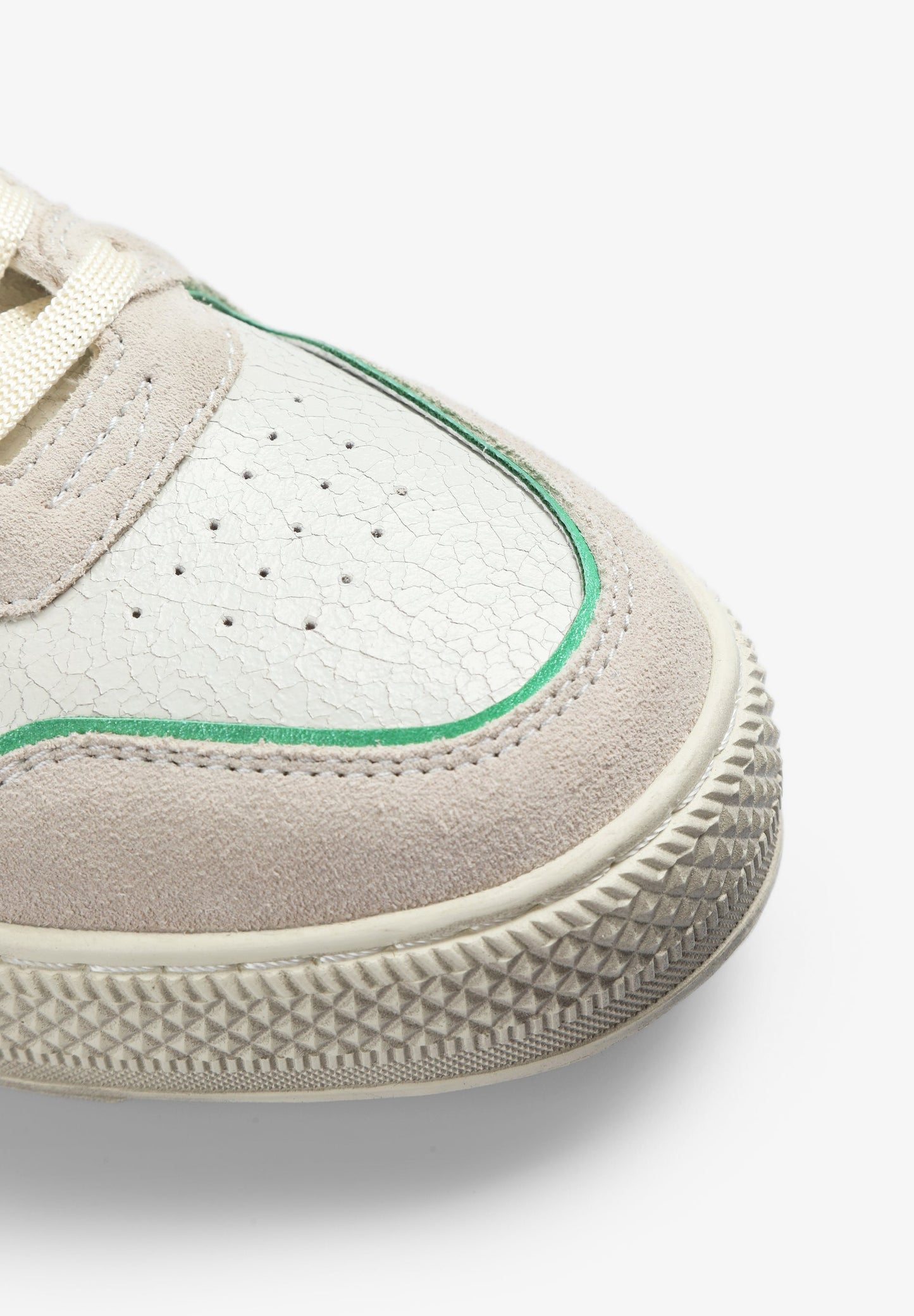 HIGH TOP SNEAKERS WITH METALLIC DETAILS