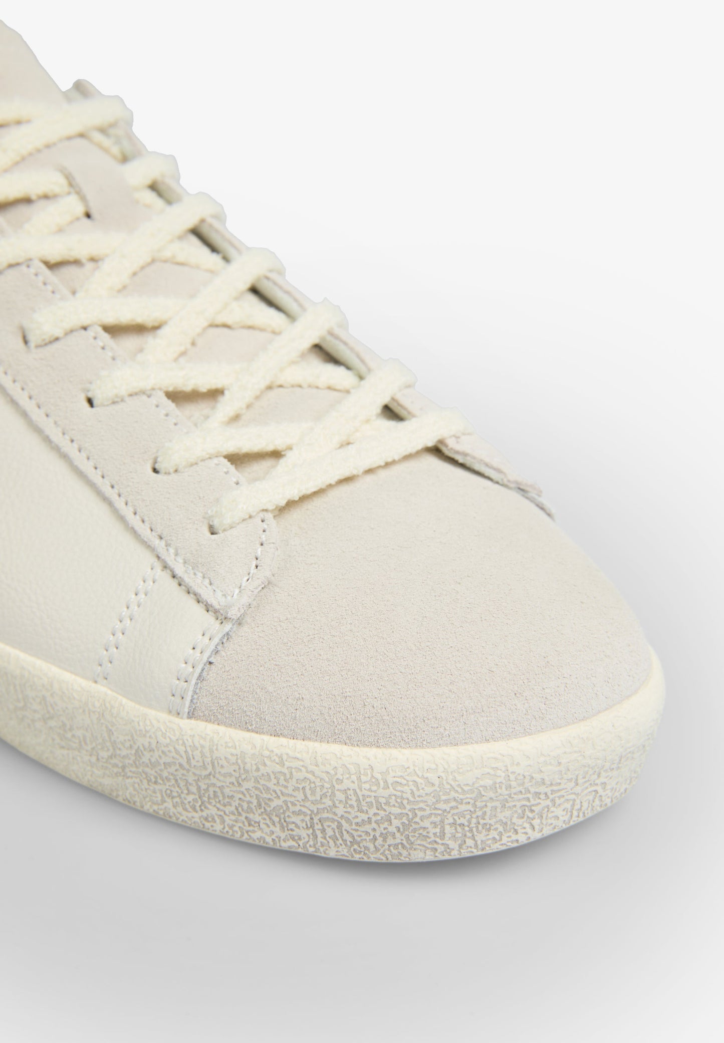 METALLIC LOW SNEAKERS