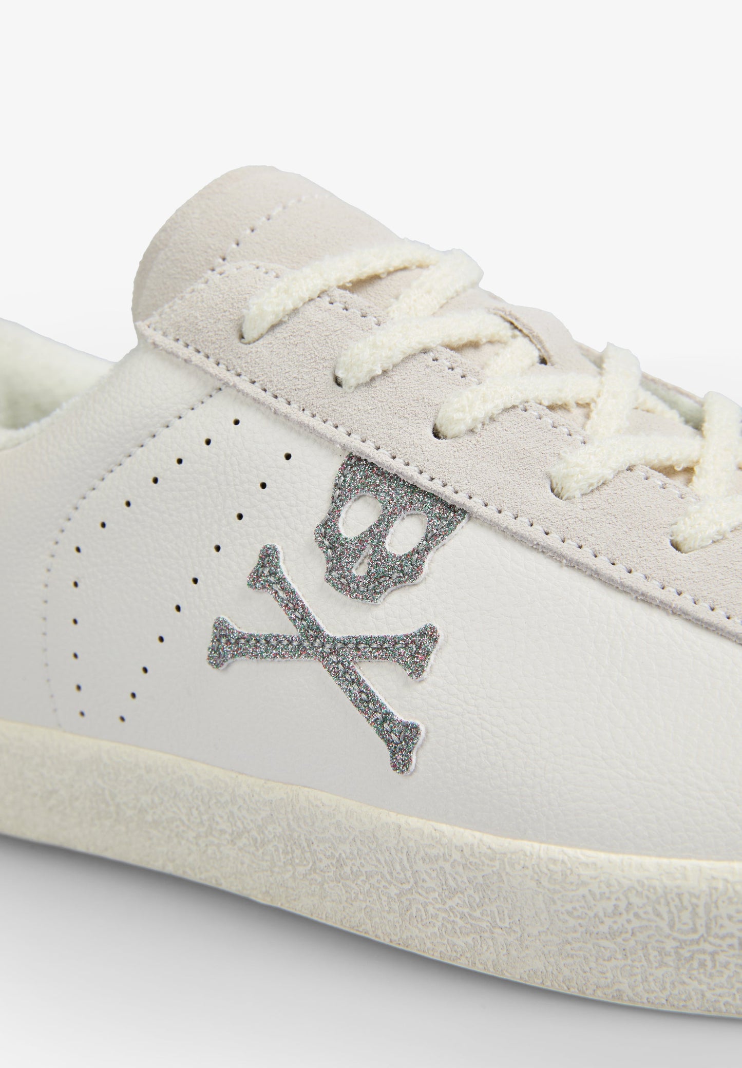 METALLIC LOW SNEAKERS