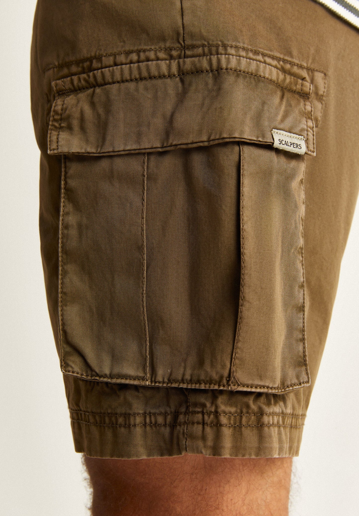 CARGO BERMUDA SHORTS WITH POCKETS