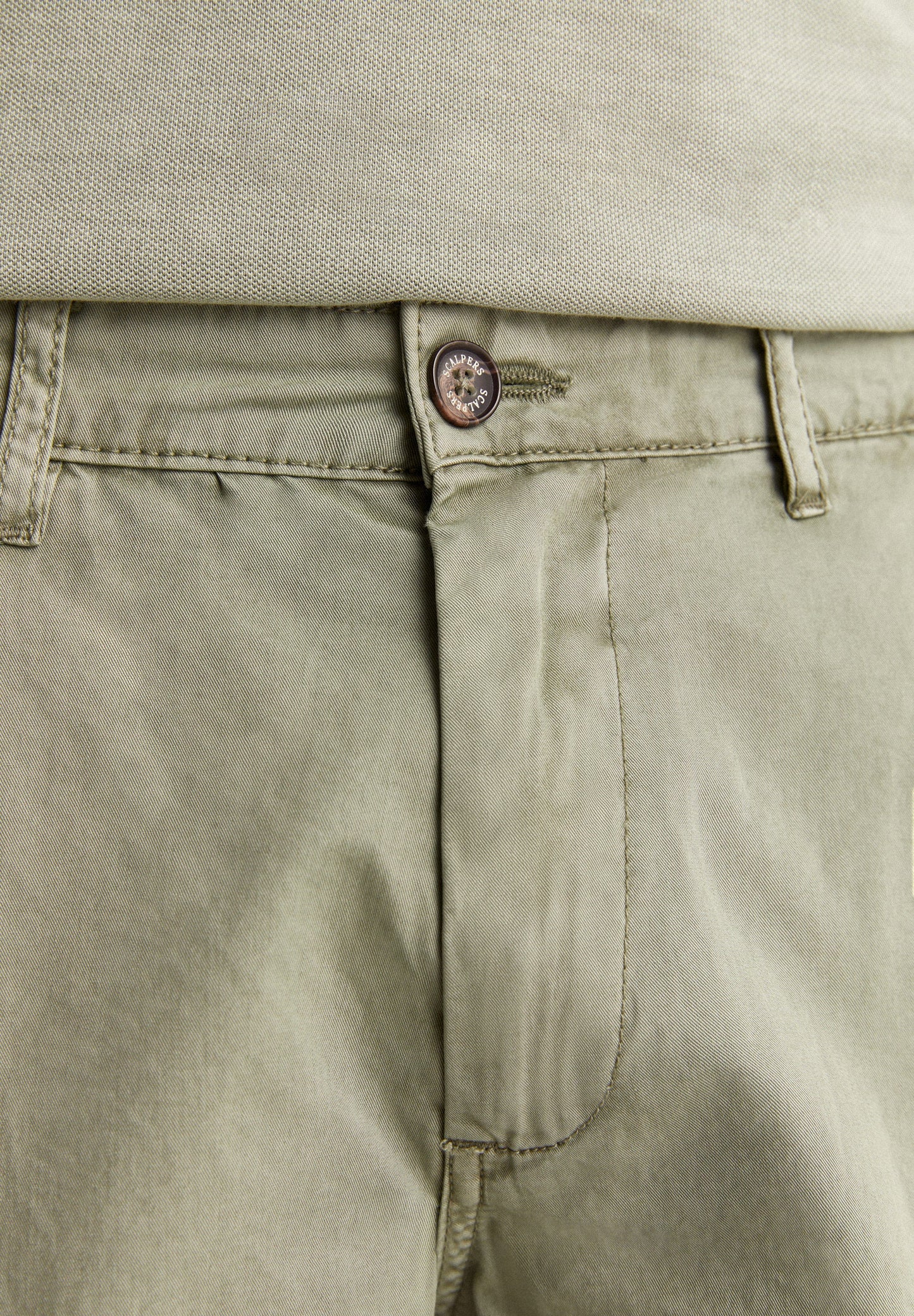 CARGO BERMUDA SHORTS WITH POCKETS