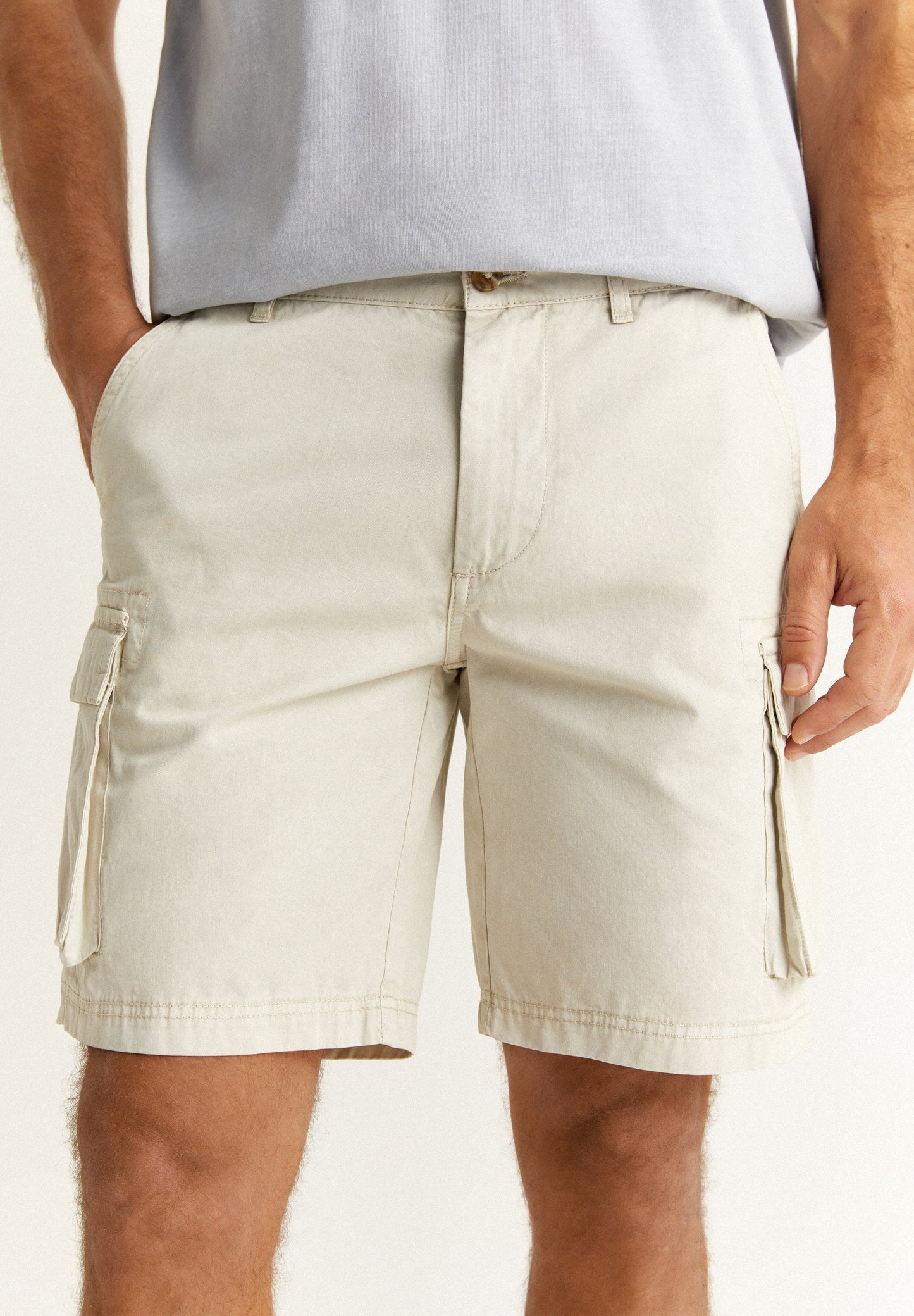 CARGO BERMUDA SHORTS WITH POCKETS