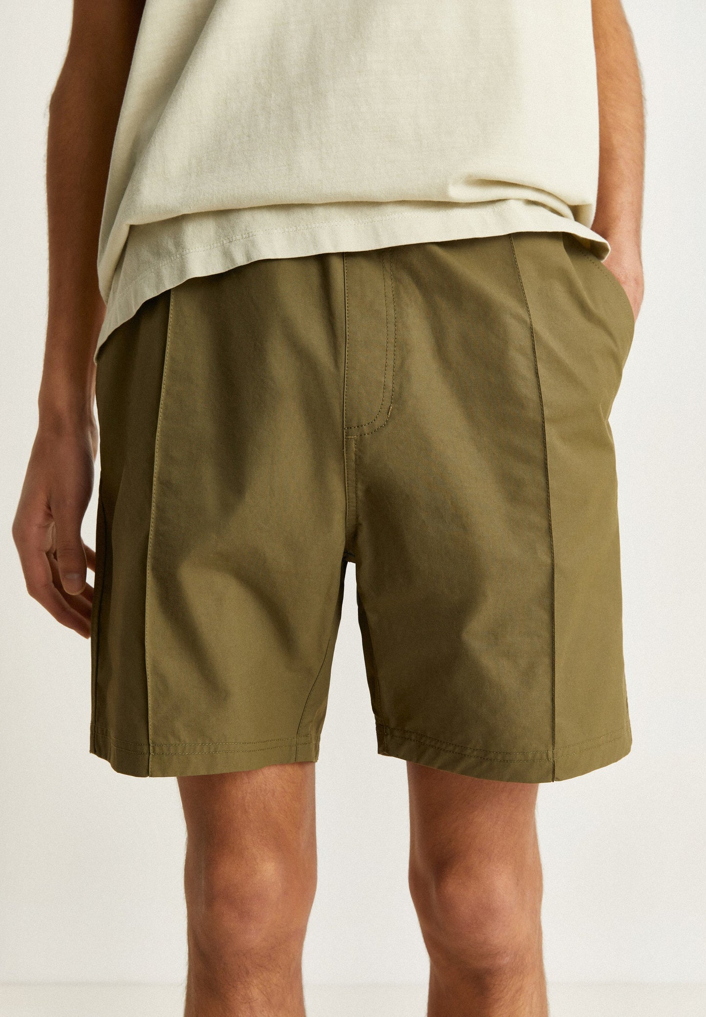 BERMUDA SHORTS WITH SEAM DETAIL