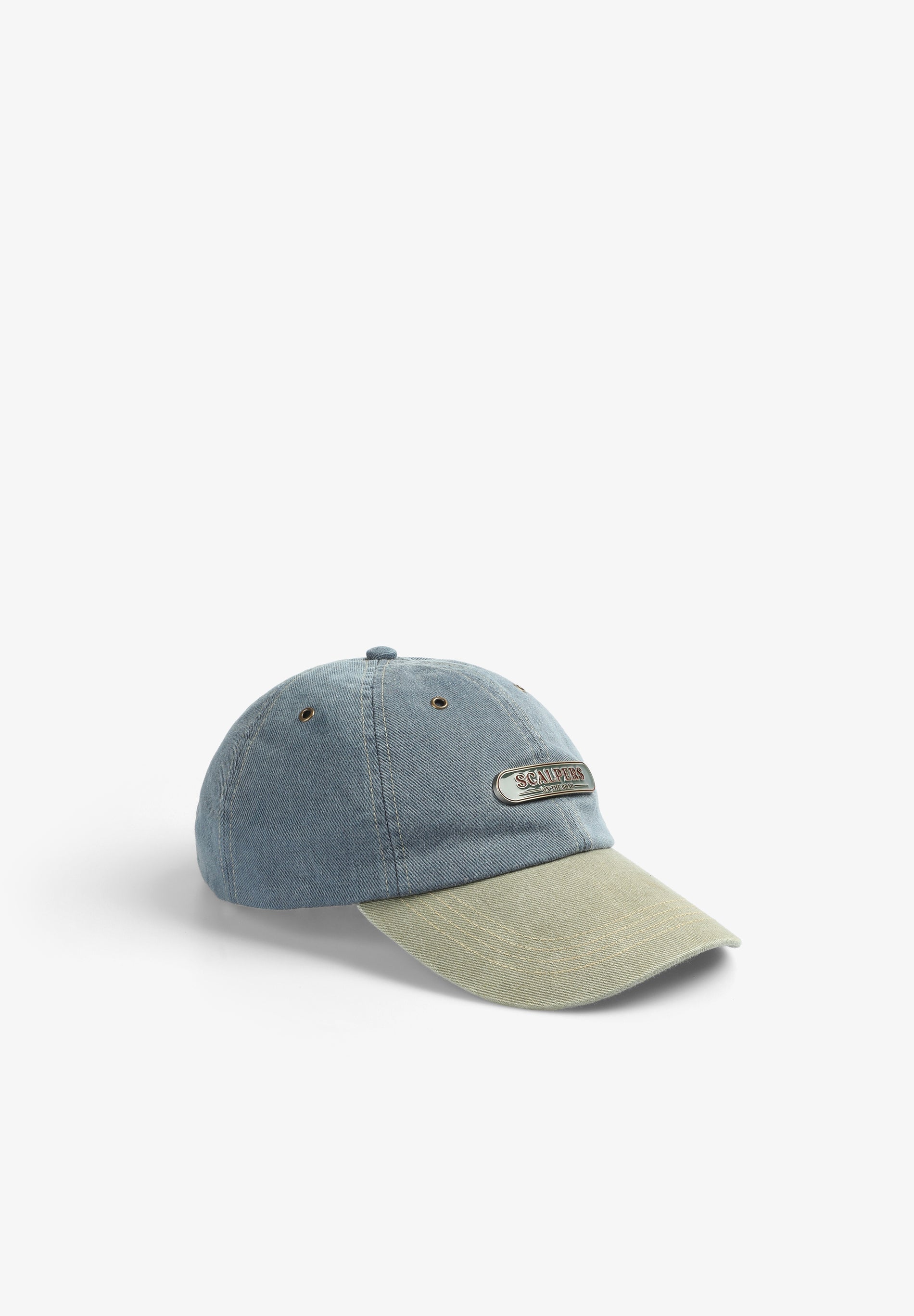 CAP WITH METAL PLATE