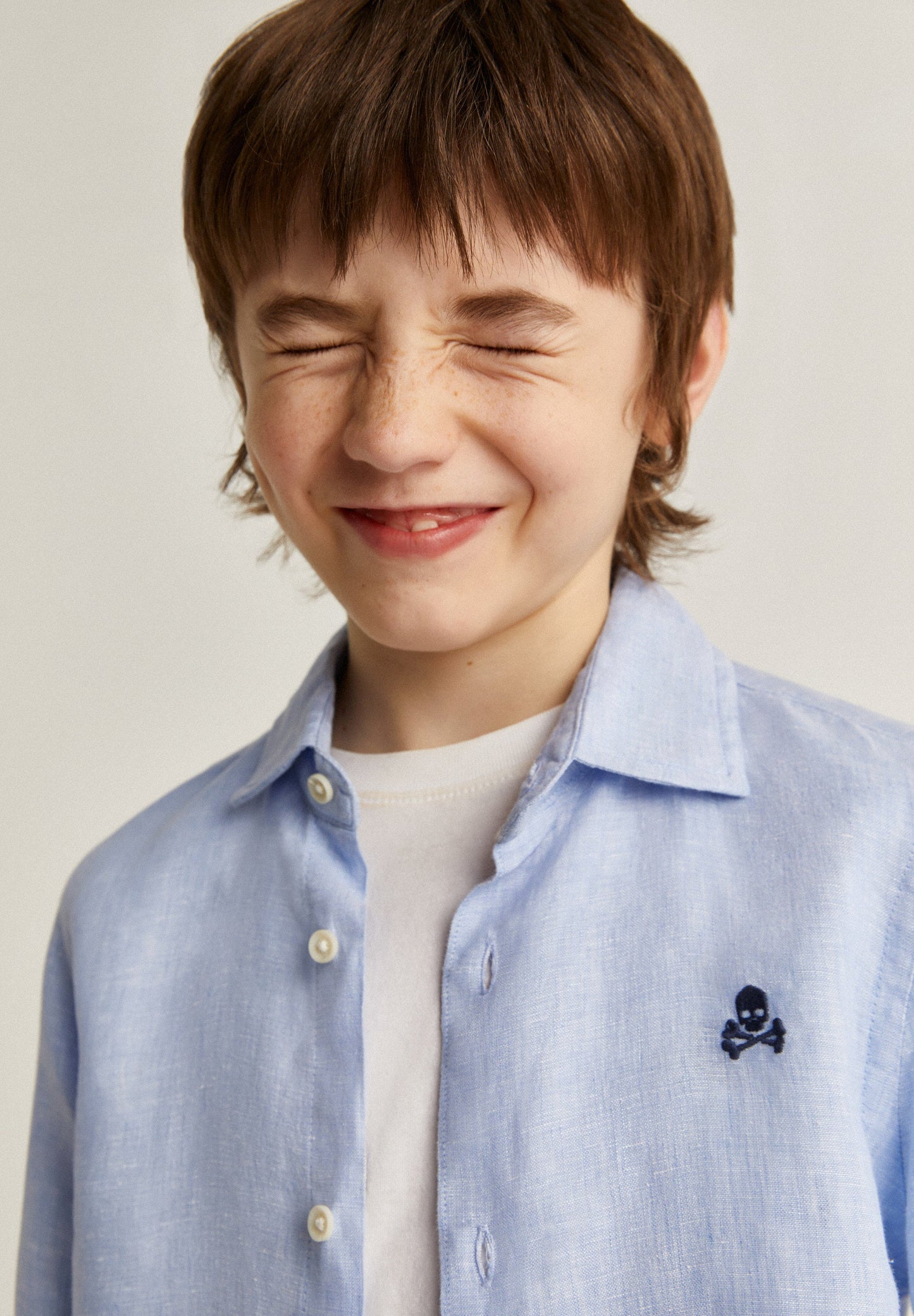 LINEN SHIRT WITH CUTAWAY COLLAR