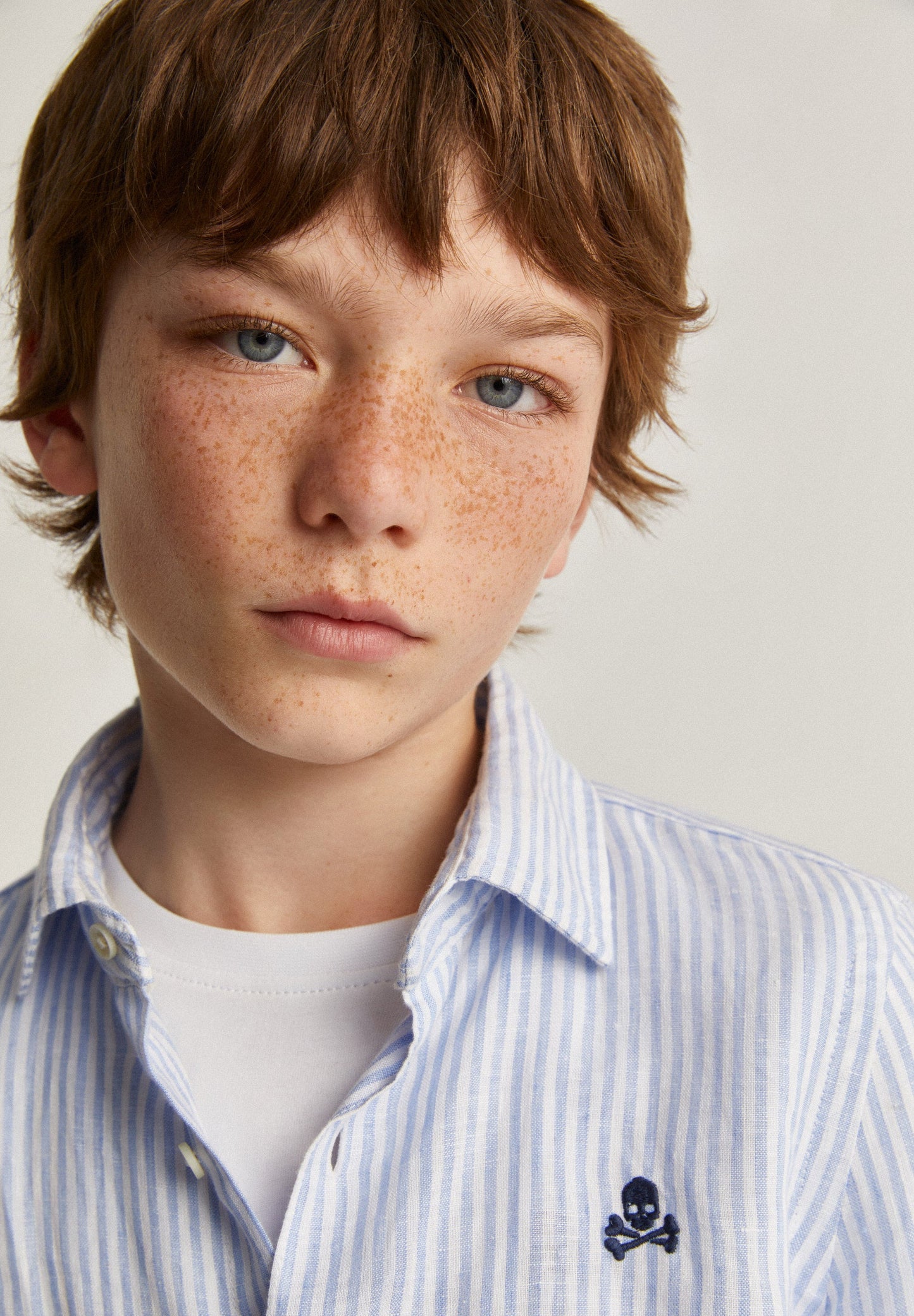 LINEN SHIRT WITH CUTAWAY COLLAR