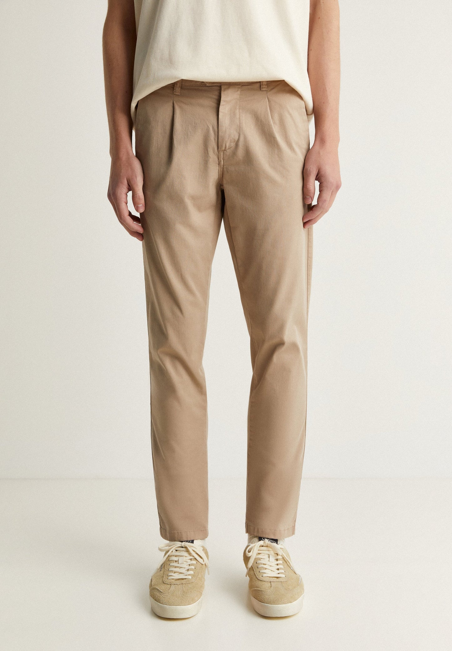 CHINO TROUSERS WITH DARTS