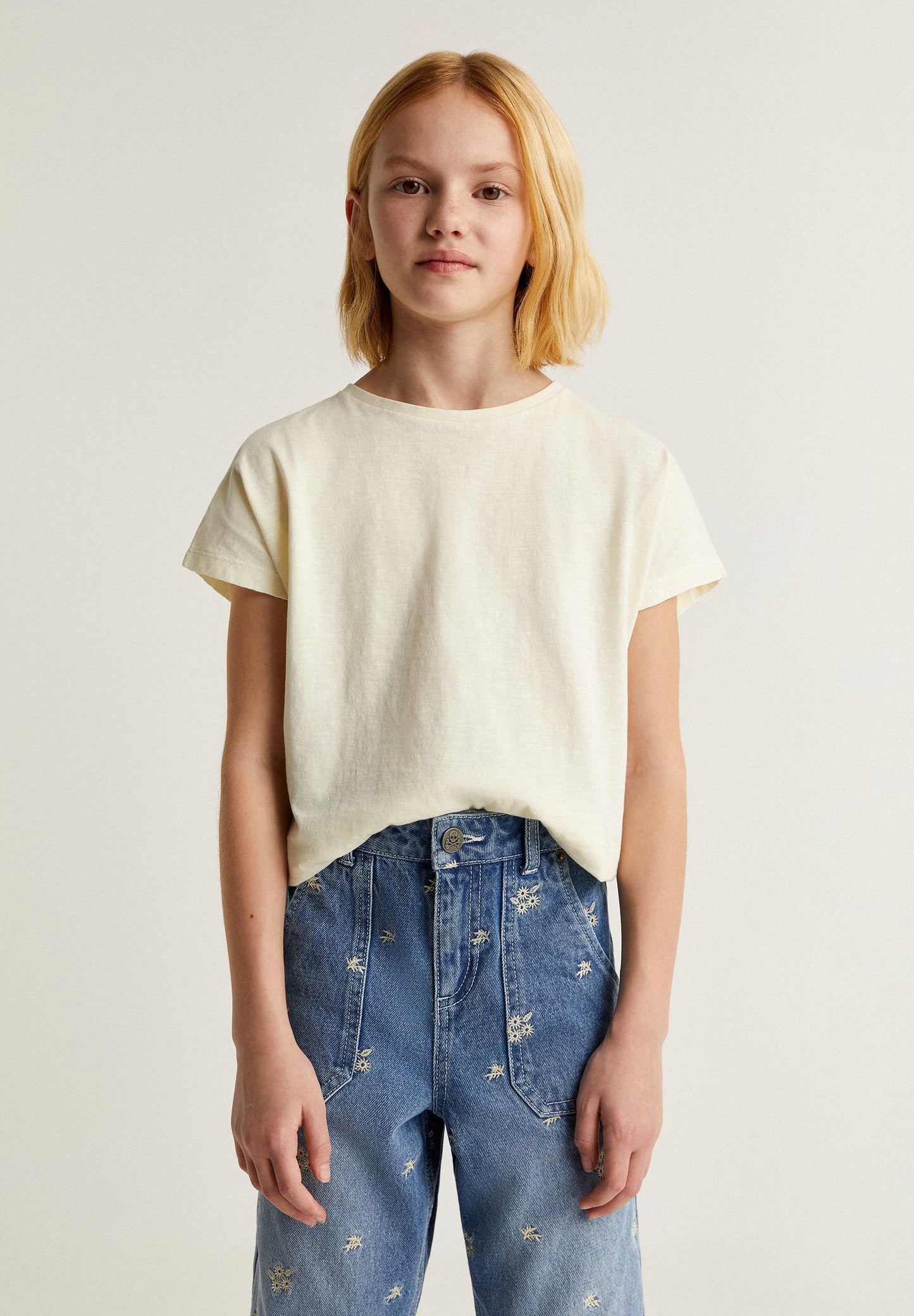 SLUB KNIT T-SHIRT WITH BACK LACE DETAIL