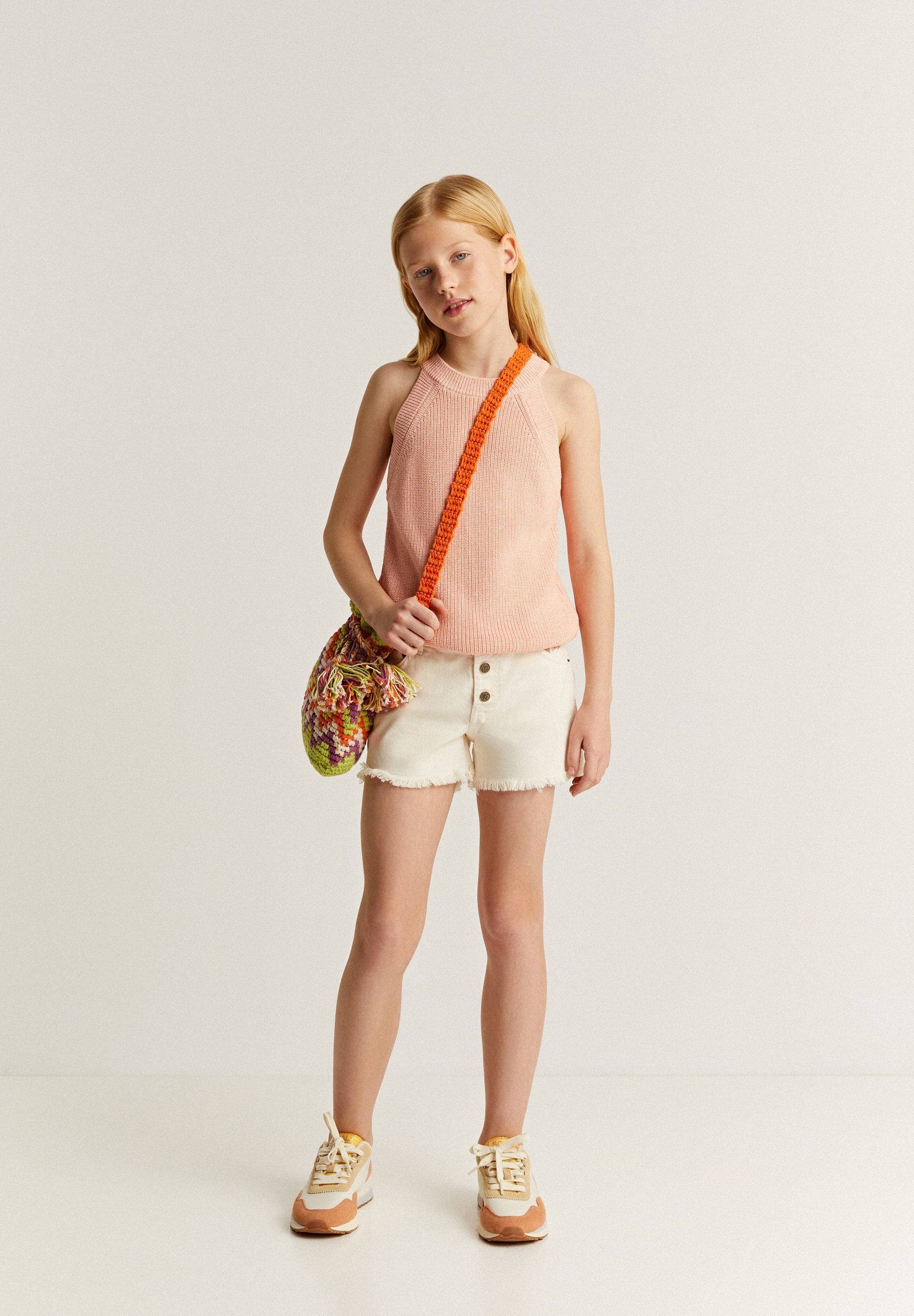 HALTER NECK KNIT TOP