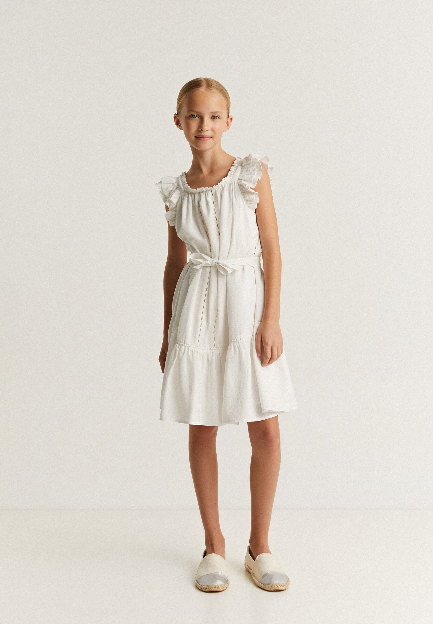 DRESS WITH OPENWORK DETAILS