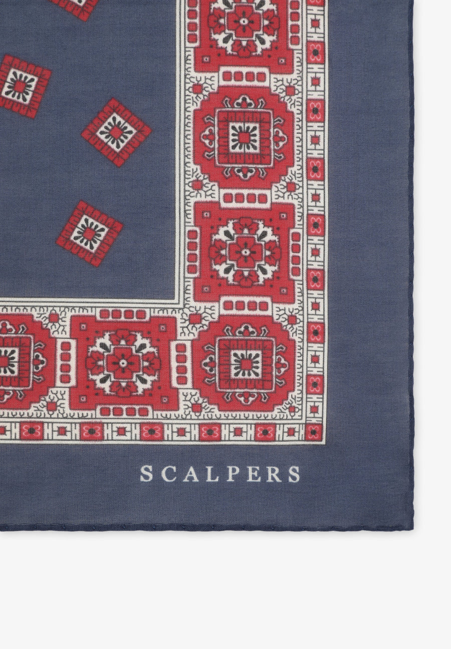 POCKET SQUARE WITH CONTRAST MOTIFS