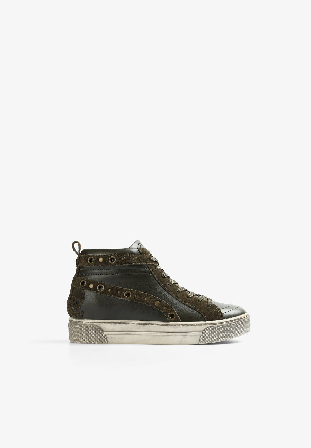 SNEAKERS BOTAS ALTAS TACHUELAS - Scalpers