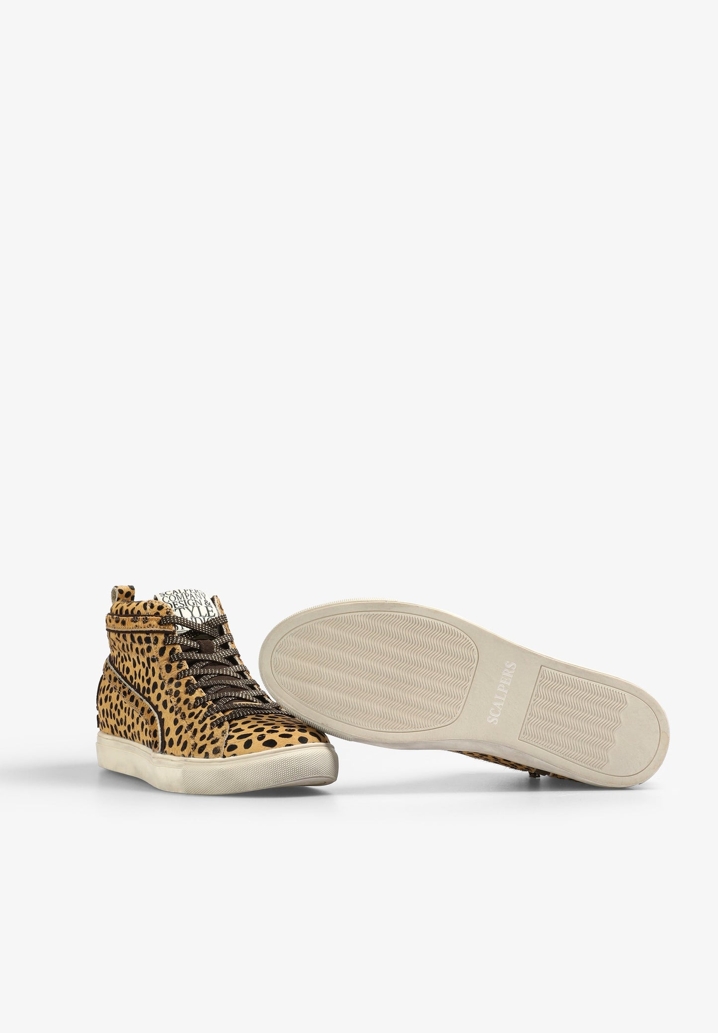 STUDS SNEAKERS