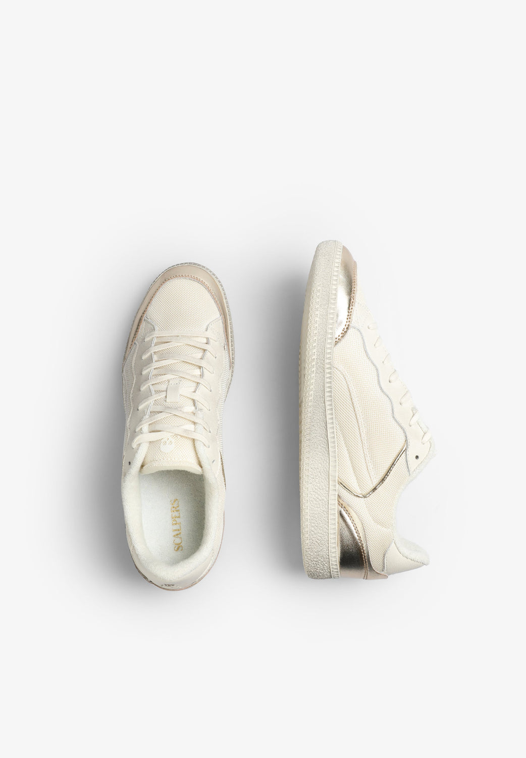 SNEAKERS ETIQUETA LOGO DETALLES METALIZADOS - Scalpers